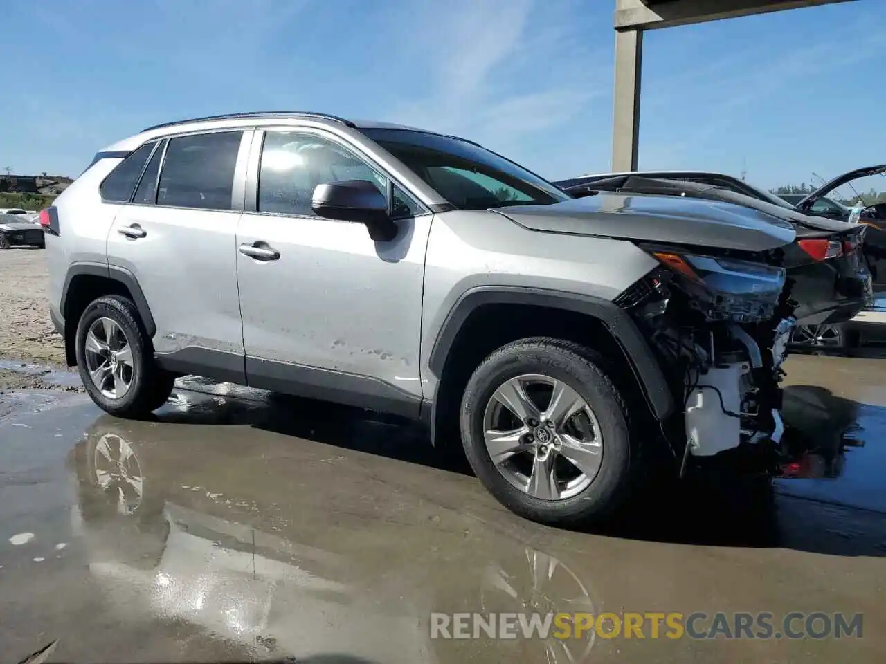 4 Photograph of a damaged car 2T3RWRFV6RW202332 TOYOTA RAV4 2024