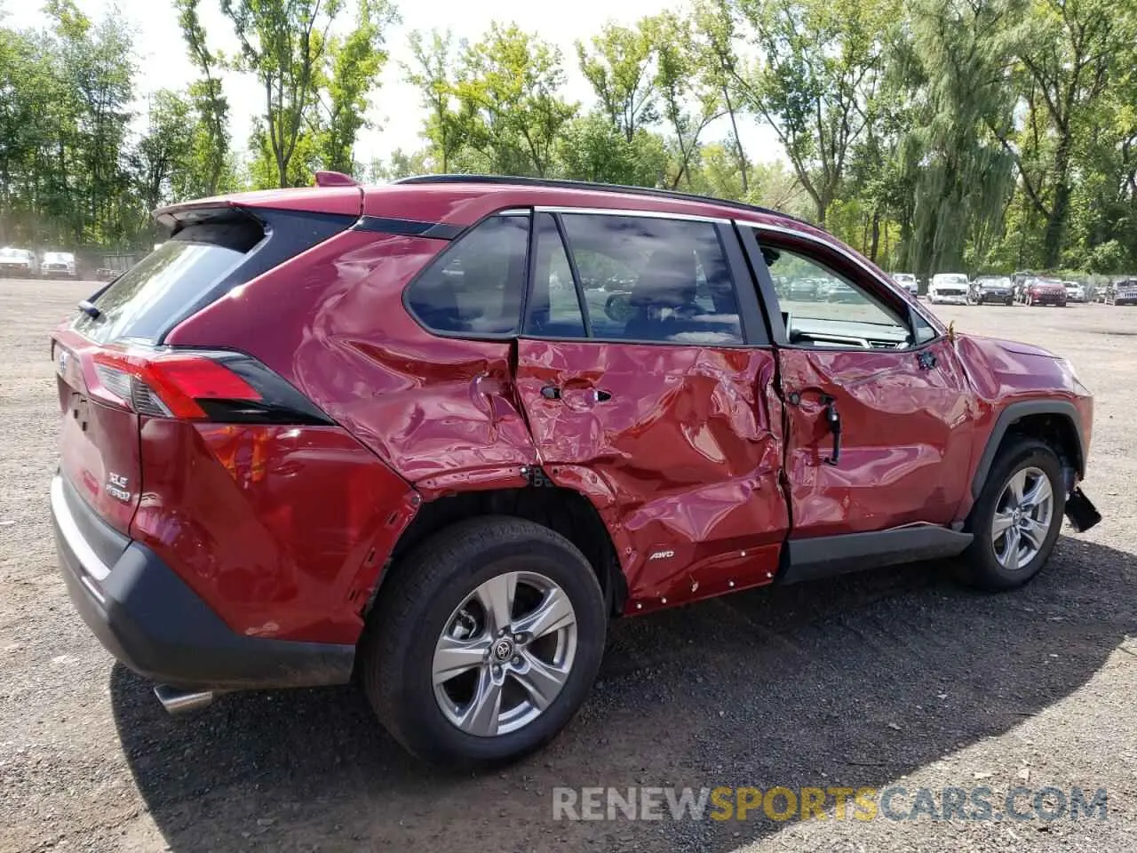 3 Photograph of a damaged car 2T3RWRFV8RW202638 TOYOTA RAV4 2024