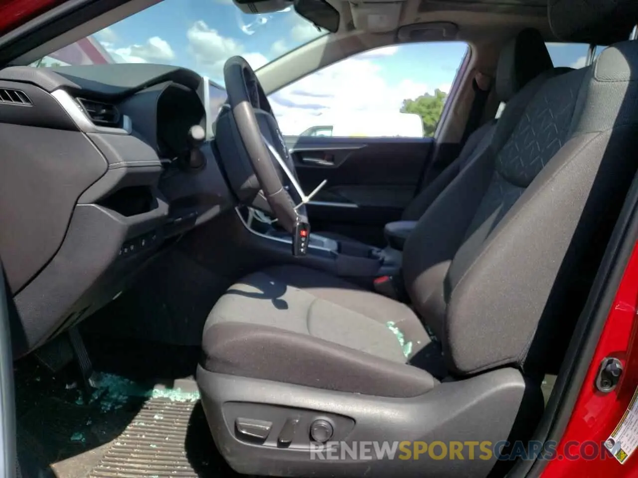 7 Photograph of a damaged car 2T3RWRFV8RW202638 TOYOTA RAV4 2024