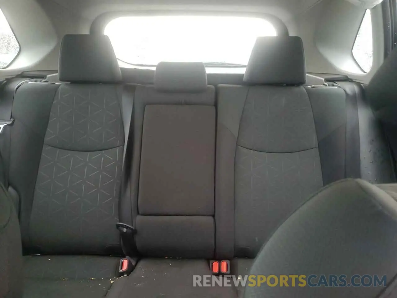 10 Photograph of a damaged car 2T3RWRFV8RW203739 TOYOTA RAV4 2024