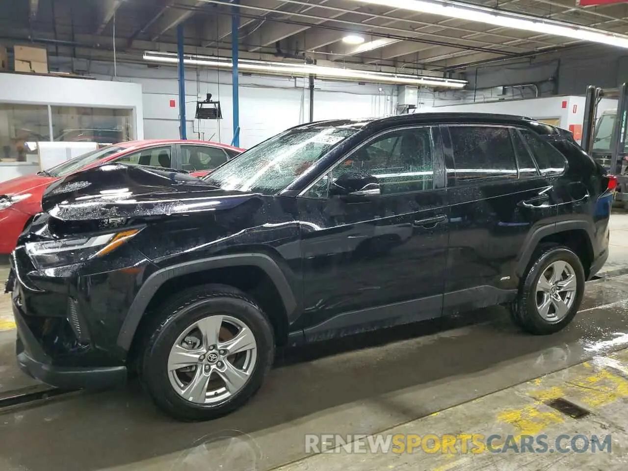 1 Photograph of a damaged car 2T3RWRFV9RW222283 TOYOTA RAV4 2024
