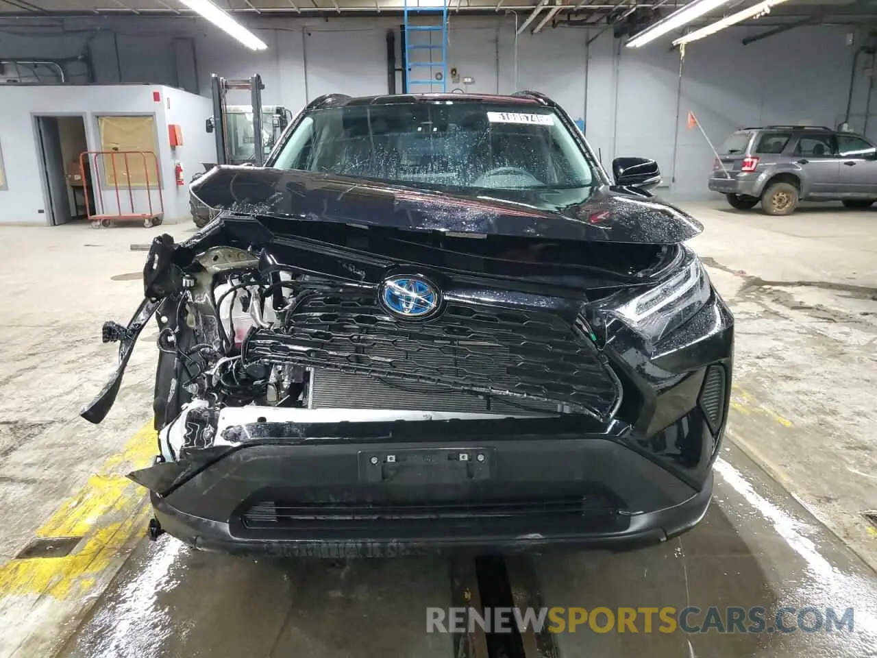 5 Photograph of a damaged car 2T3RWRFV9RW222283 TOYOTA RAV4 2024