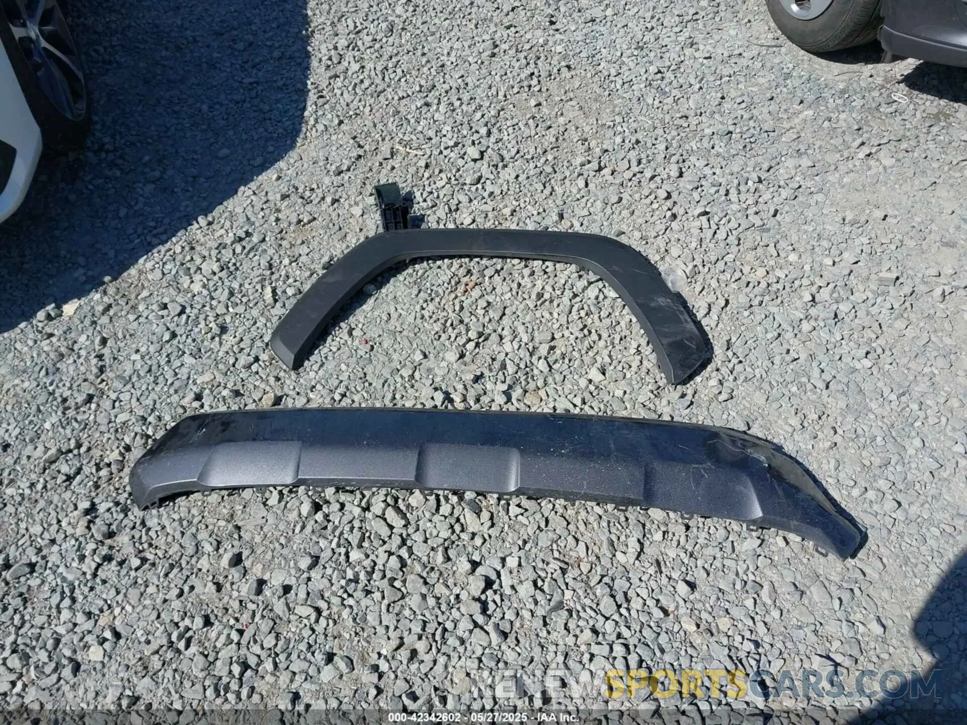 12 Photograph of a damaged car 2T3S1RFV5RW452399 TOYOTA RAV4 2024