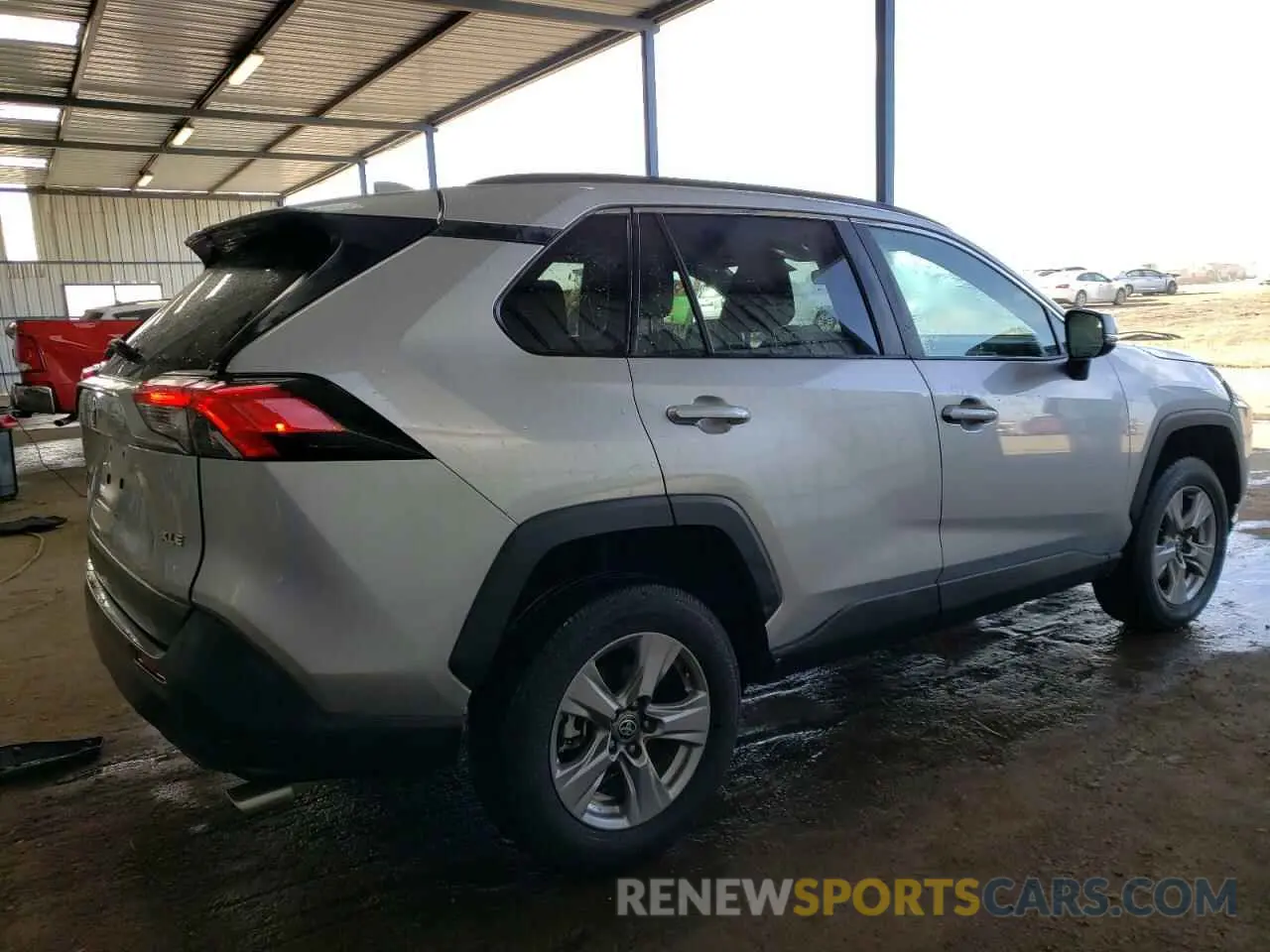 3 Photograph of a damaged car 2T3W1RFV0RC258723 TOYOTA RAV4 2024