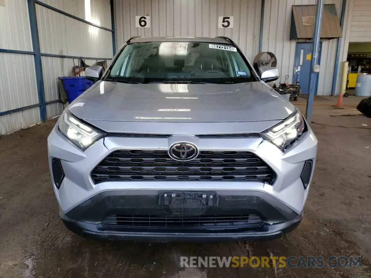 5 Photograph of a damaged car 2T3W1RFV0RC258723 TOYOTA RAV4 2024
