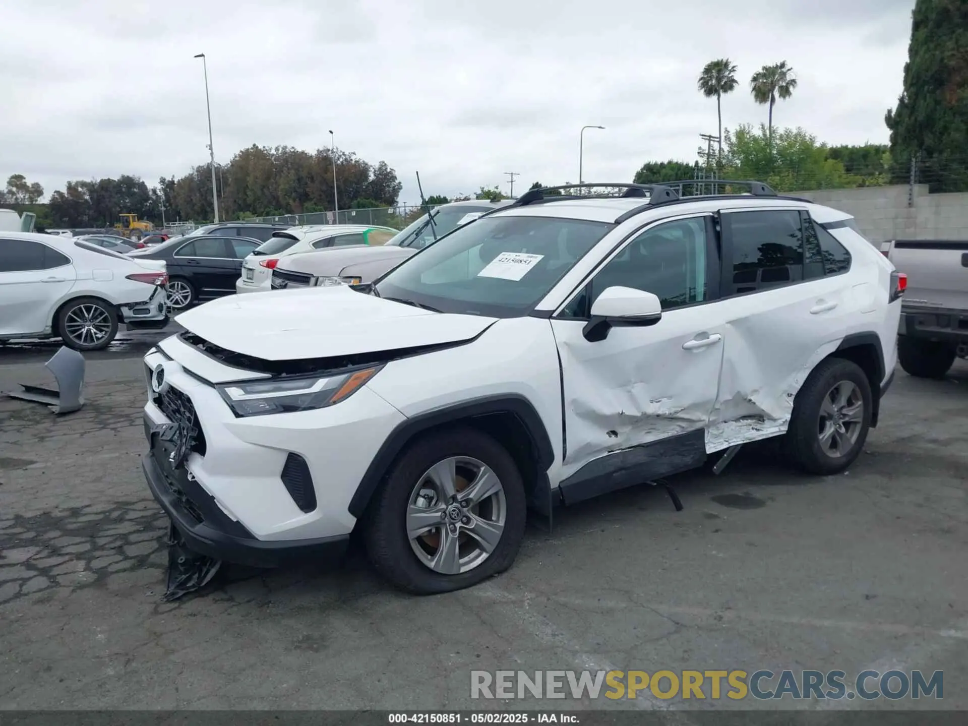 2 Photograph of a damaged car 2T3W1RFV0RC277255 TOYOTA RAV4 2024