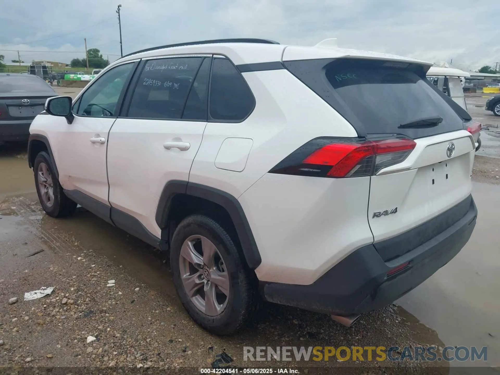 3 Photograph of a damaged car 2T3W1RFV0RW345472 TOYOTA RAV4 2024
