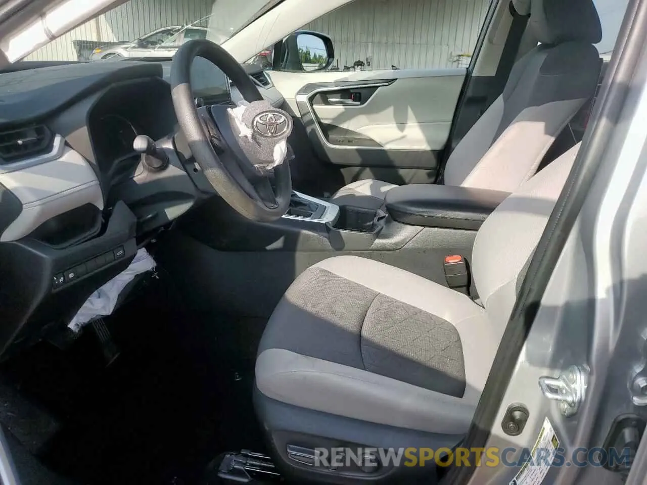7 Photograph of a damaged car 2T3W1RFV0RW348713 TOYOTA RAV4 2024