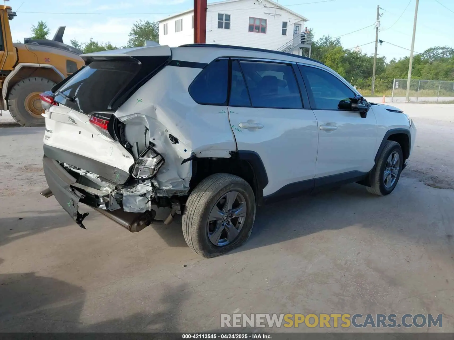 4 Photograph of a damaged car 2T3W1RFV1RC253885 TOYOTA RAV4 2024