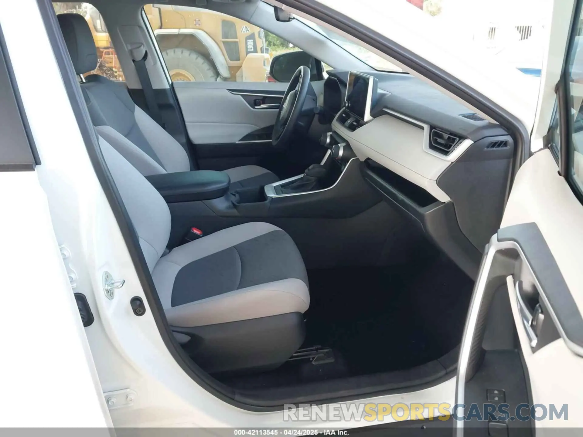5 Photograph of a damaged car 2T3W1RFV1RC253885 TOYOTA RAV4 2024