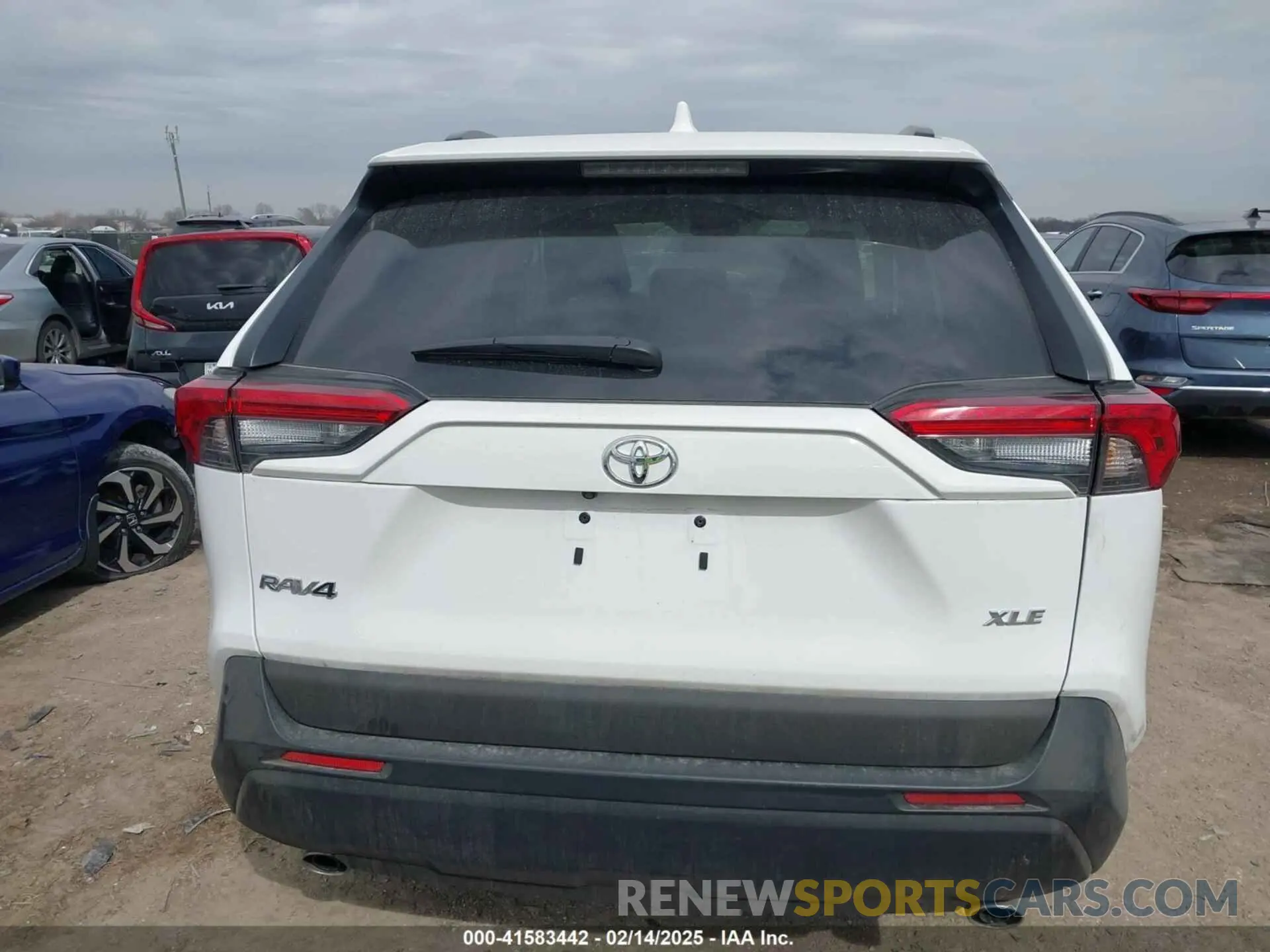 16 Photograph of a damaged car 2T3W1RFV1RC263820 TOYOTA RAV4 2024
