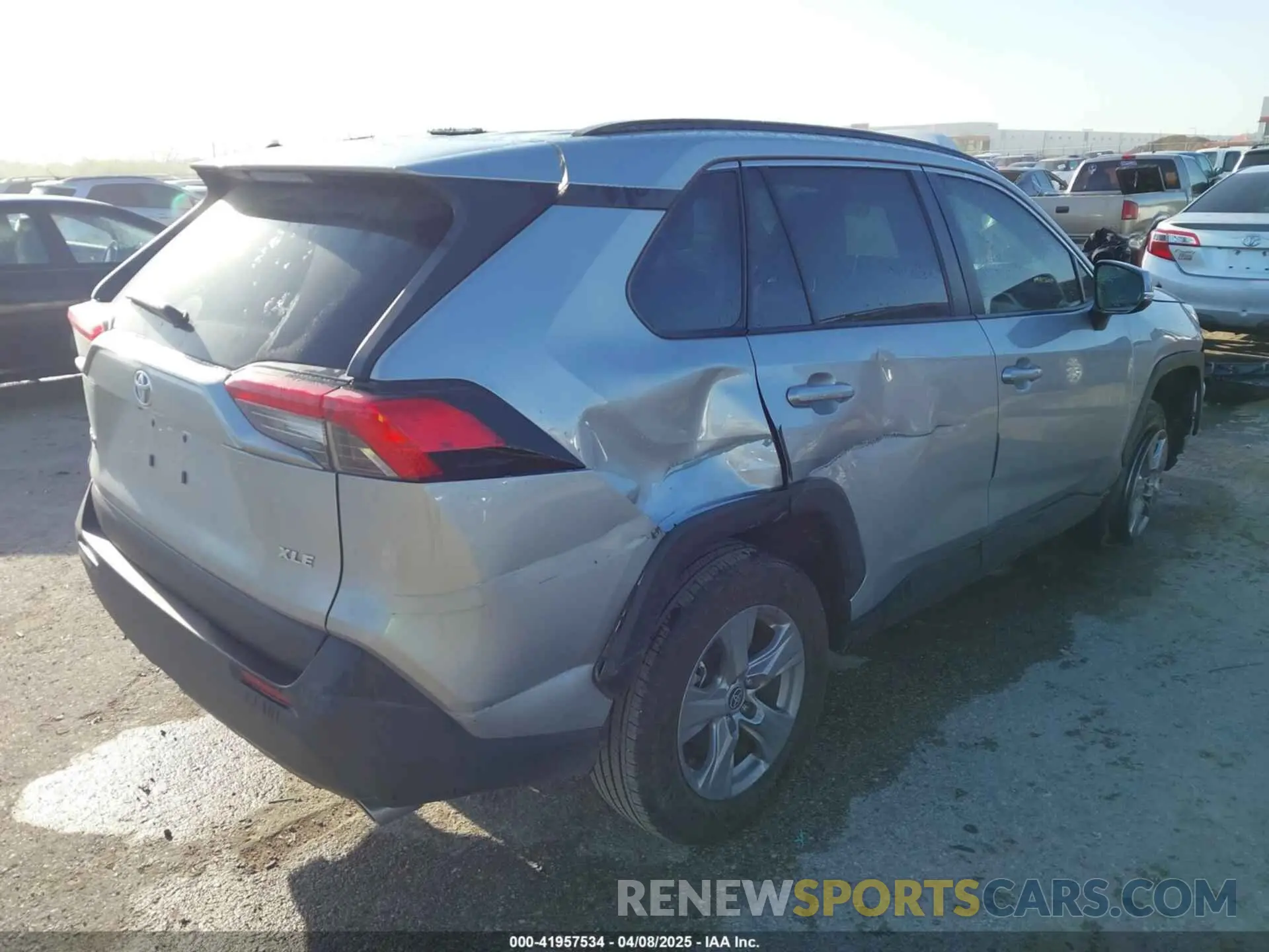 4 Photograph of a damaged car 2T3W1RFV1RW313470 TOYOTA RAV4 2024