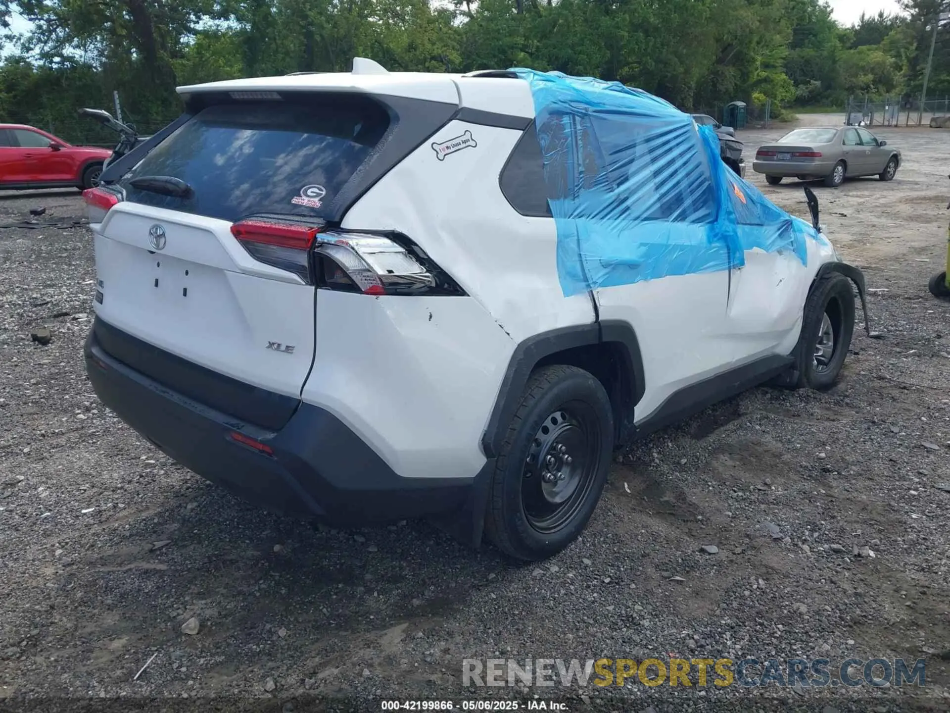 4 Photograph of a damaged car 2T3W1RFV1RW351958 TOYOTA RAV4 2024