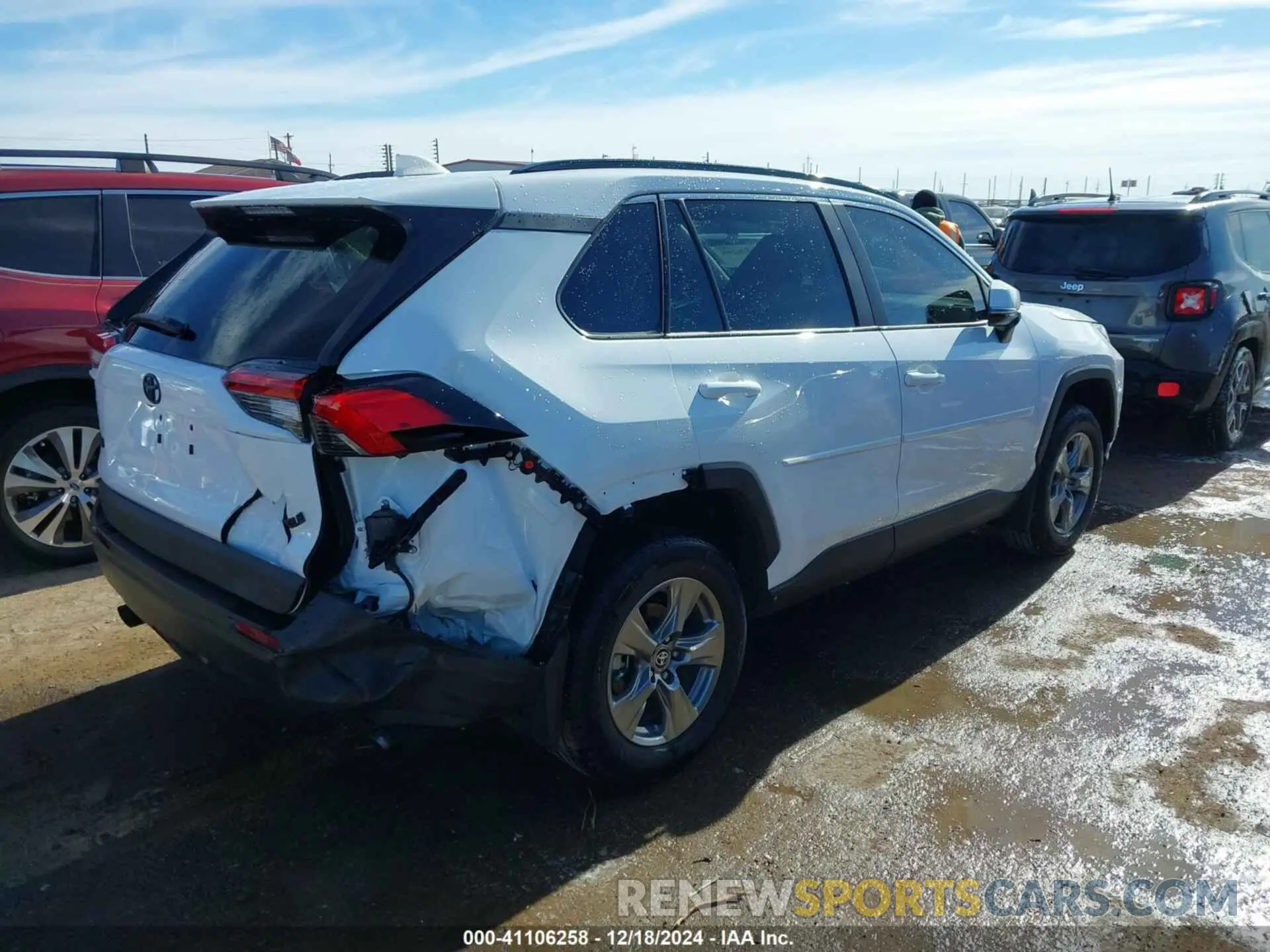 4 Photograph of a damaged car 2T3W1RFV1RW361146 TOYOTA RAV4 2024