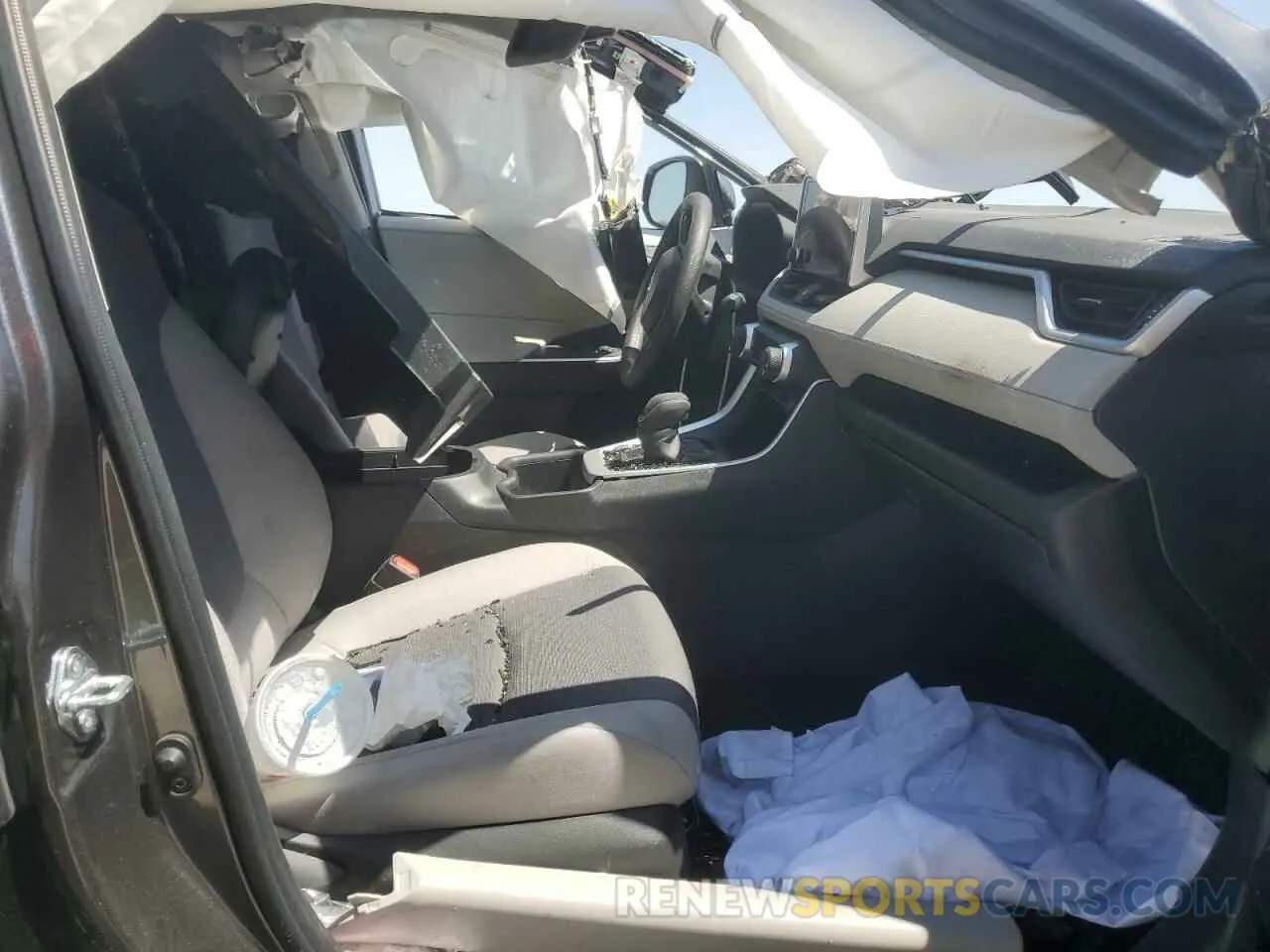 7 Photograph of a damaged car 2T3W1RFV2RC279167 TOYOTA RAV4 2024