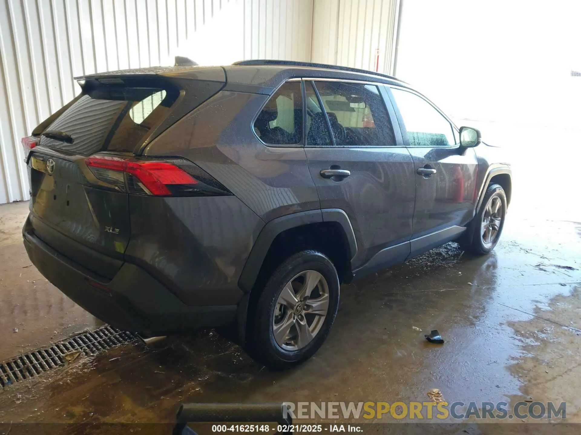 4 Photograph of a damaged car 2T3W1RFV2RC298558 TOYOTA RAV4 2024