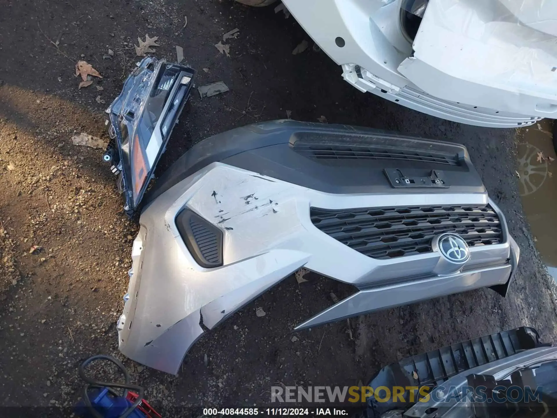 12 Photograph of a damaged car 2T3W1RFV2RW334652 TOYOTA RAV4 2024