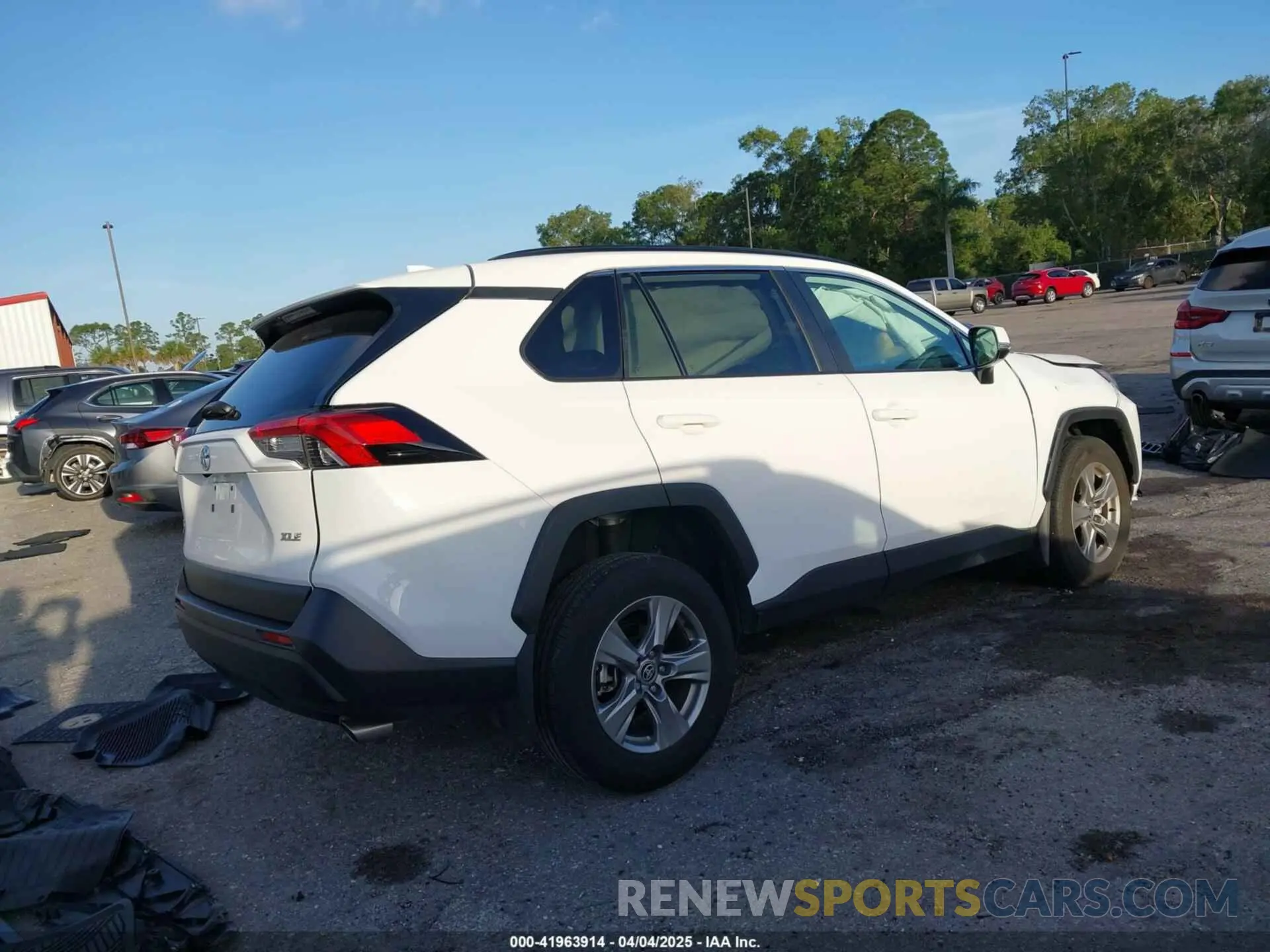 4 Photograph of a damaged car 2T3W1RFV2RW337129 TOYOTA RAV4 2024