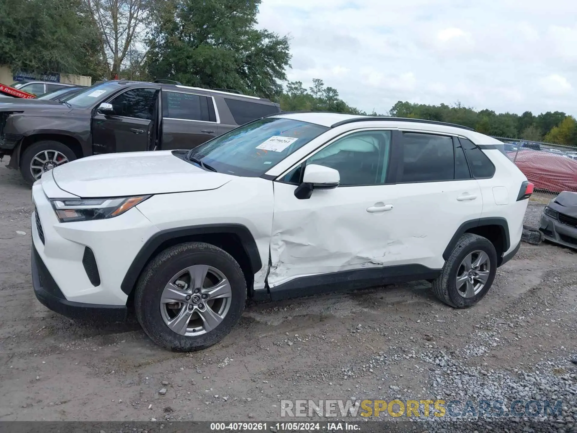 14 Photograph of a damaged car 2T3W1RFV3RW313230 TOYOTA RAV4 2024