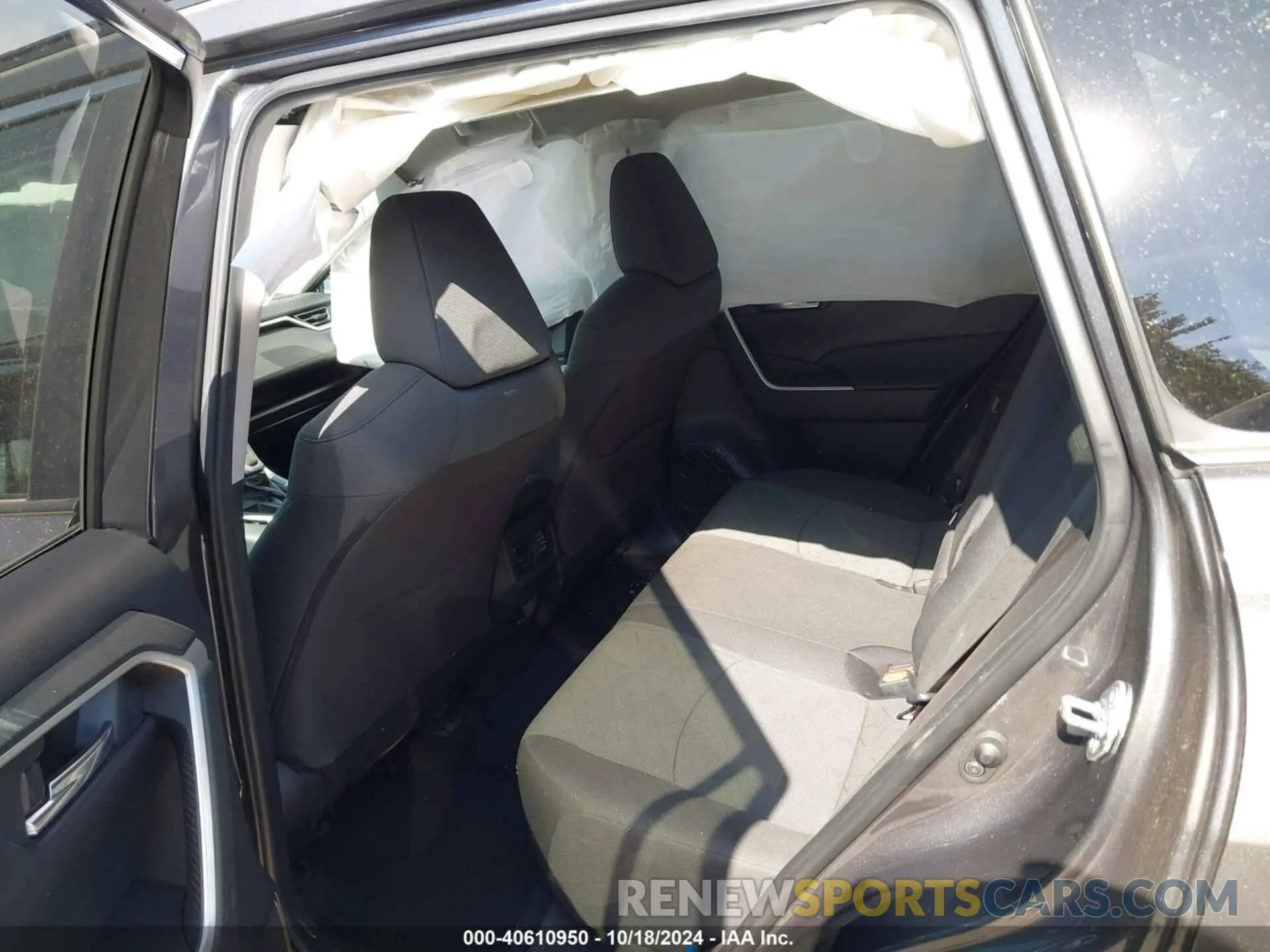 8 Photograph of a damaged car 2T3W1RFV3RW321022 TOYOTA RAV4 2024
