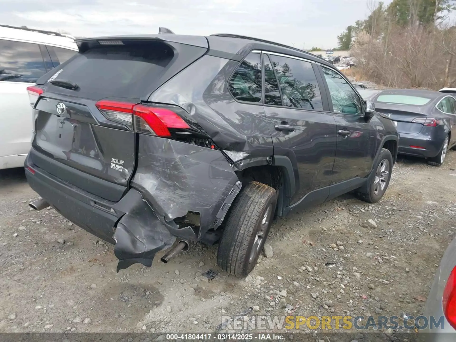 4 Photograph of a damaged car 2T3W1RFV4RC252973 TOYOTA RAV4 2024