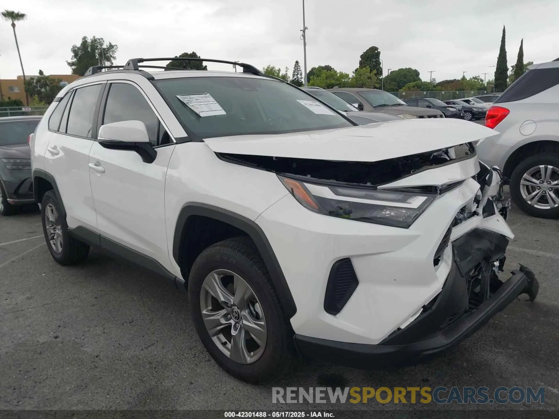 1 Photograph of a damaged car 2T3W1RFV4RC281602 TOYOTA RAV4 2024