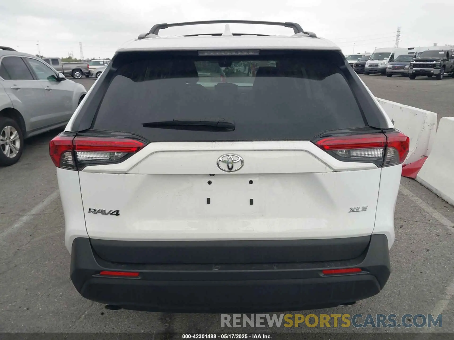 16 Photograph of a damaged car 2T3W1RFV4RC281602 TOYOTA RAV4 2024
