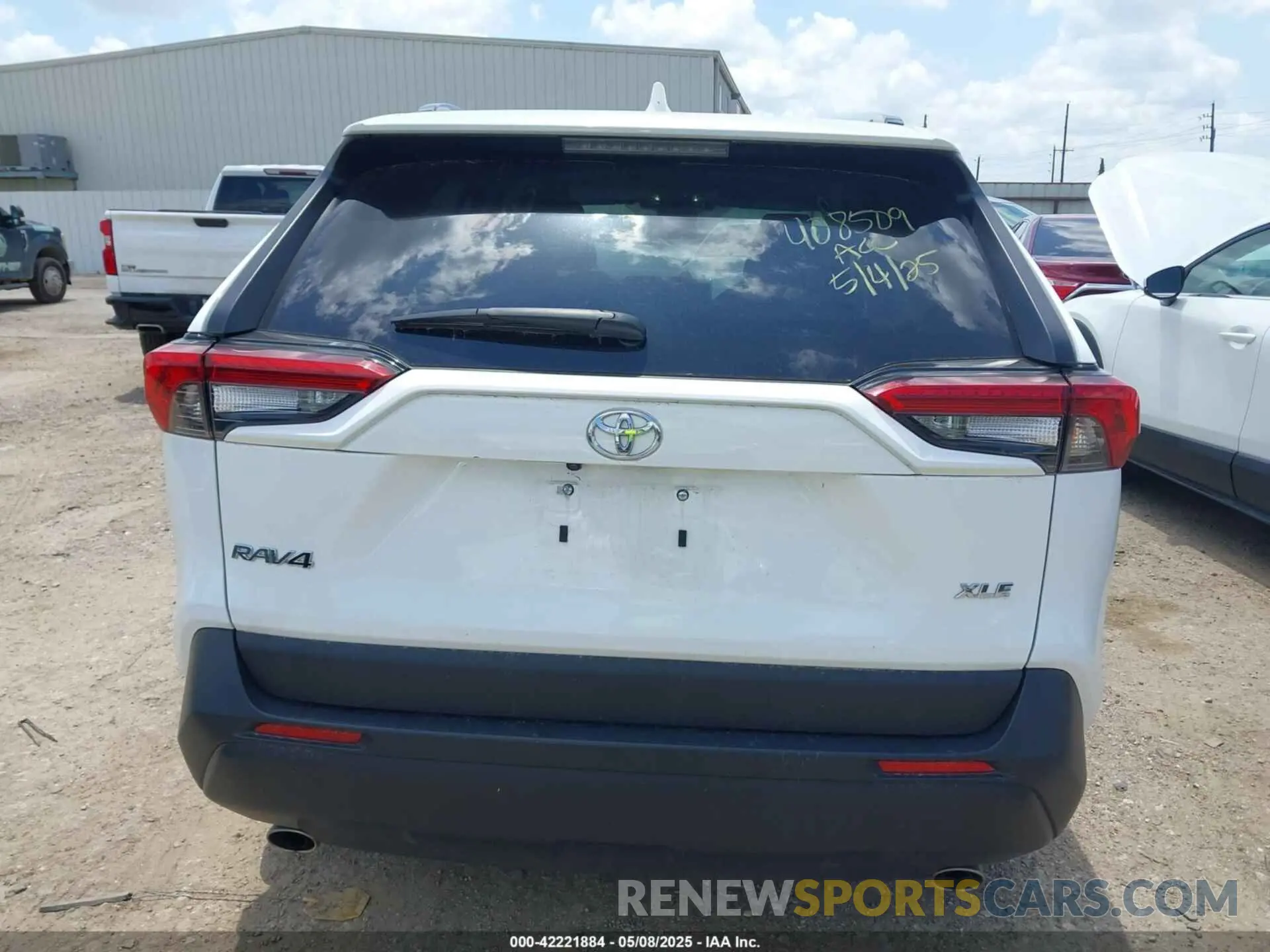 16 Photograph of a damaged car 2T3W1RFV4RW329100 TOYOTA RAV4 2024