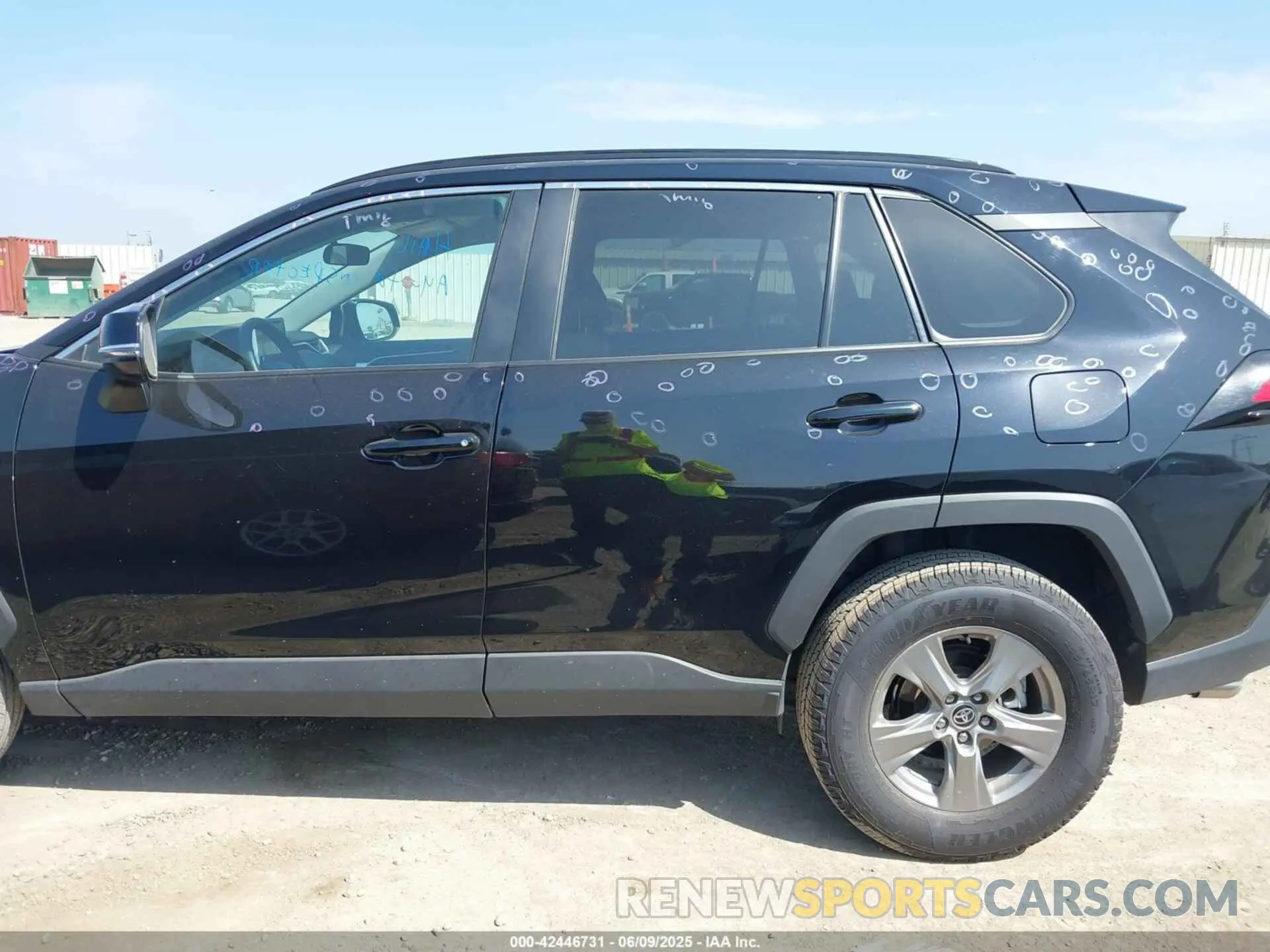 14 Photograph of a damaged car 2T3W1RFV4RW337844 TOYOTA RAV4 2024