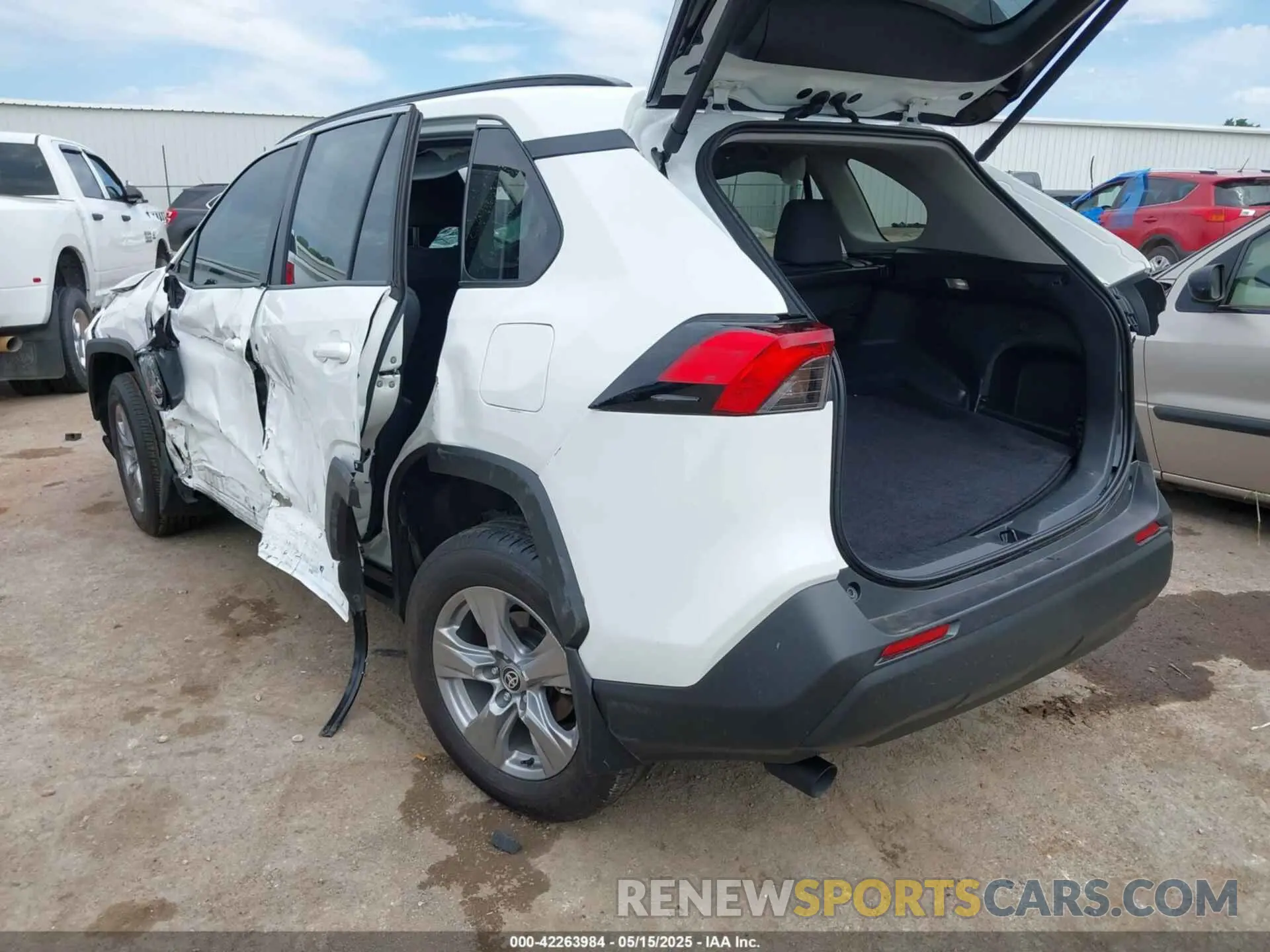 3 Photograph of a damaged car 2T3W1RFV5RC290146 TOYOTA RAV4 2024