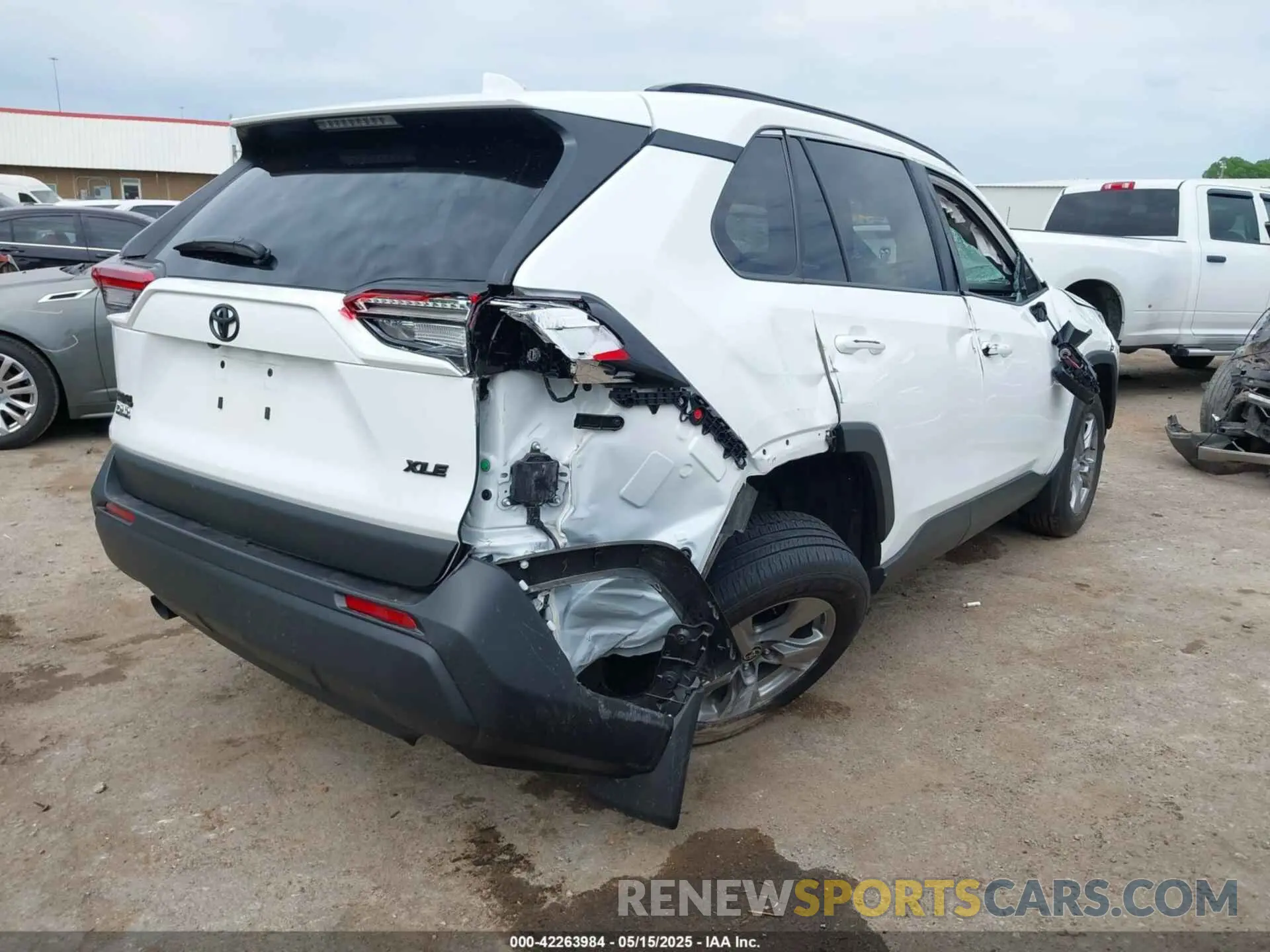 4 Photograph of a damaged car 2T3W1RFV5RC290146 TOYOTA RAV4 2024