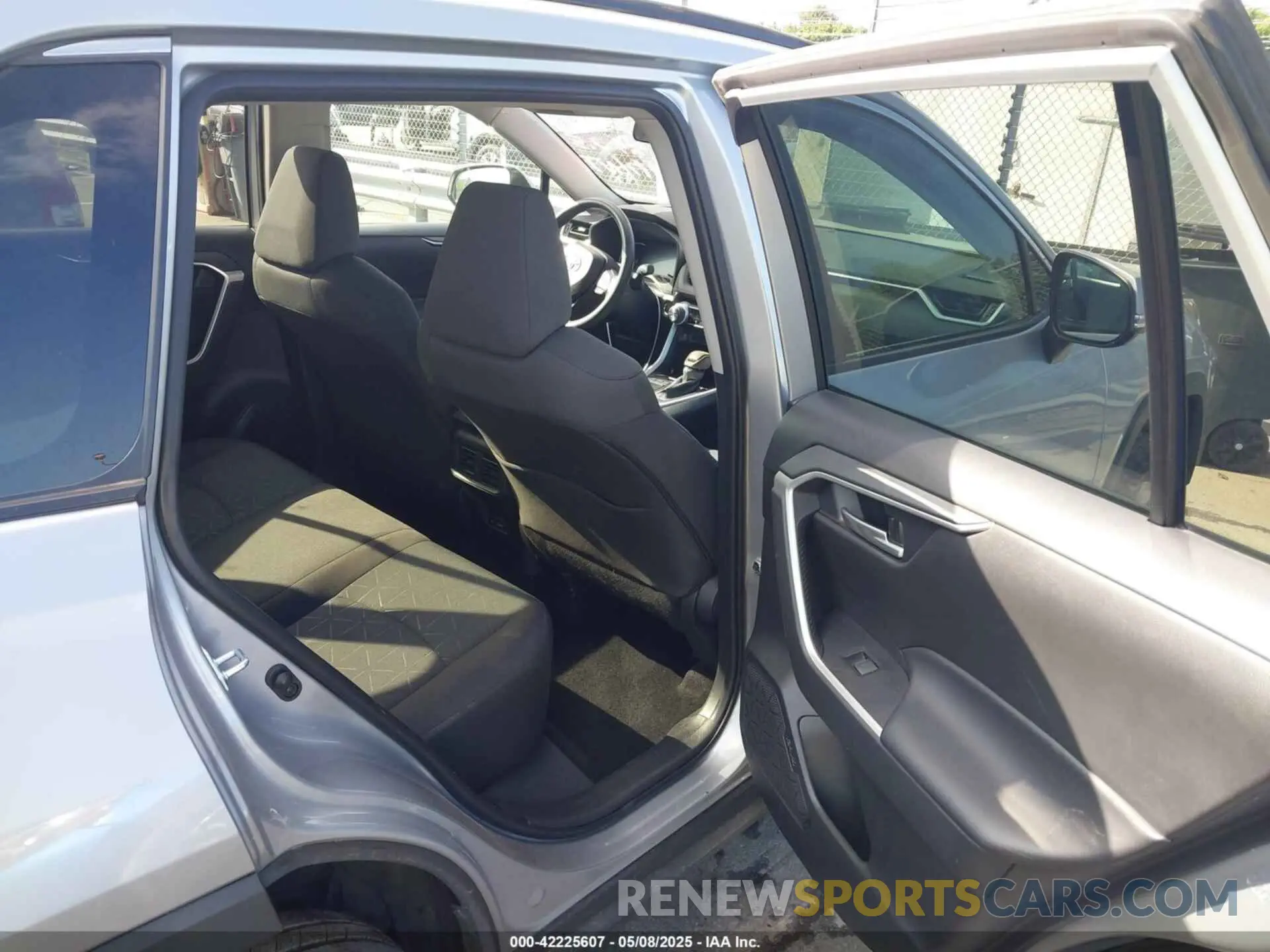 8 Photograph of a damaged car 2T3W1RFV5RW305971 TOYOTA RAV4 2024