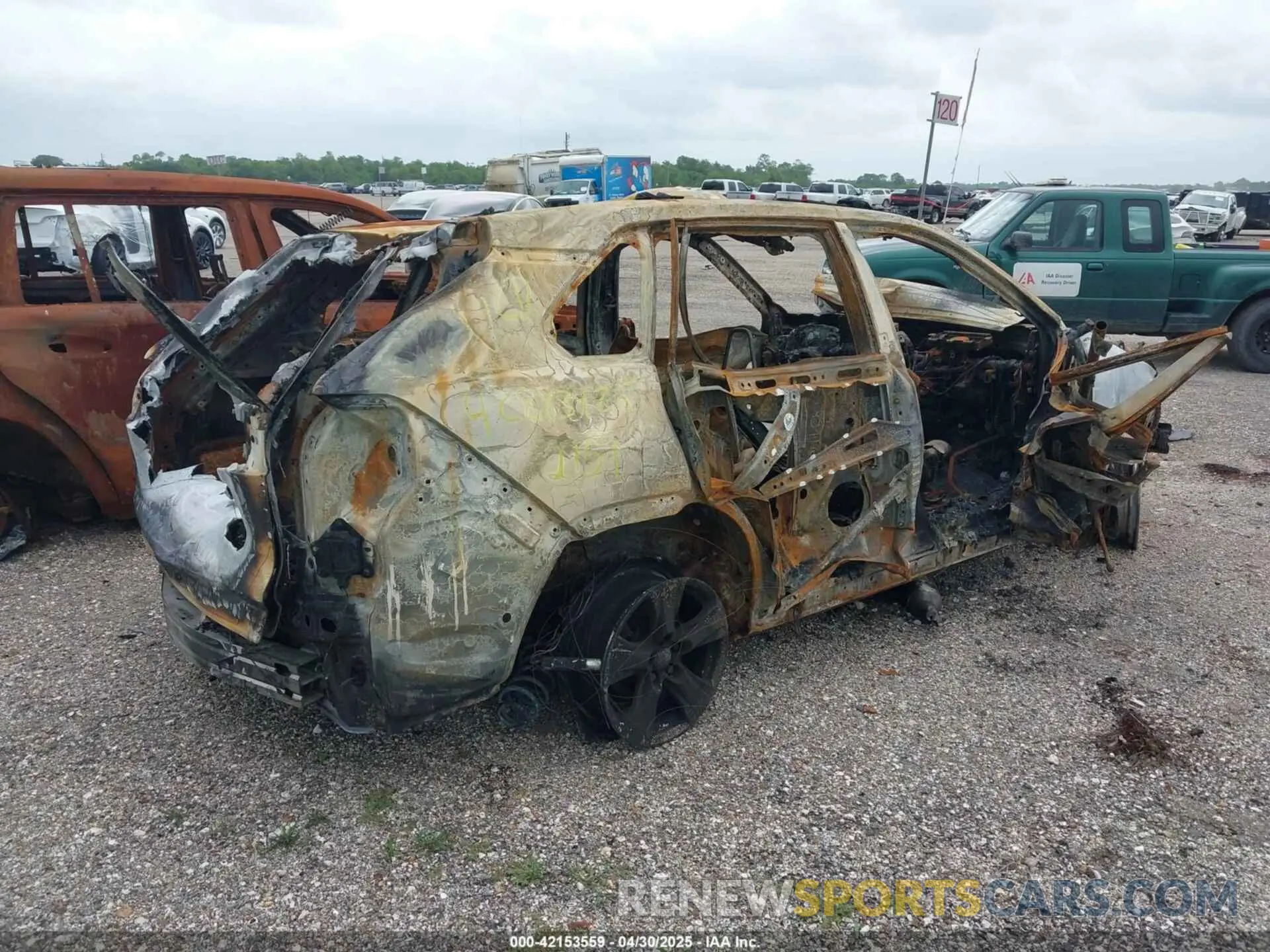 4 Photograph of a damaged car 2T3W1RFV6RC262159 TOYOTA RAV4 2024