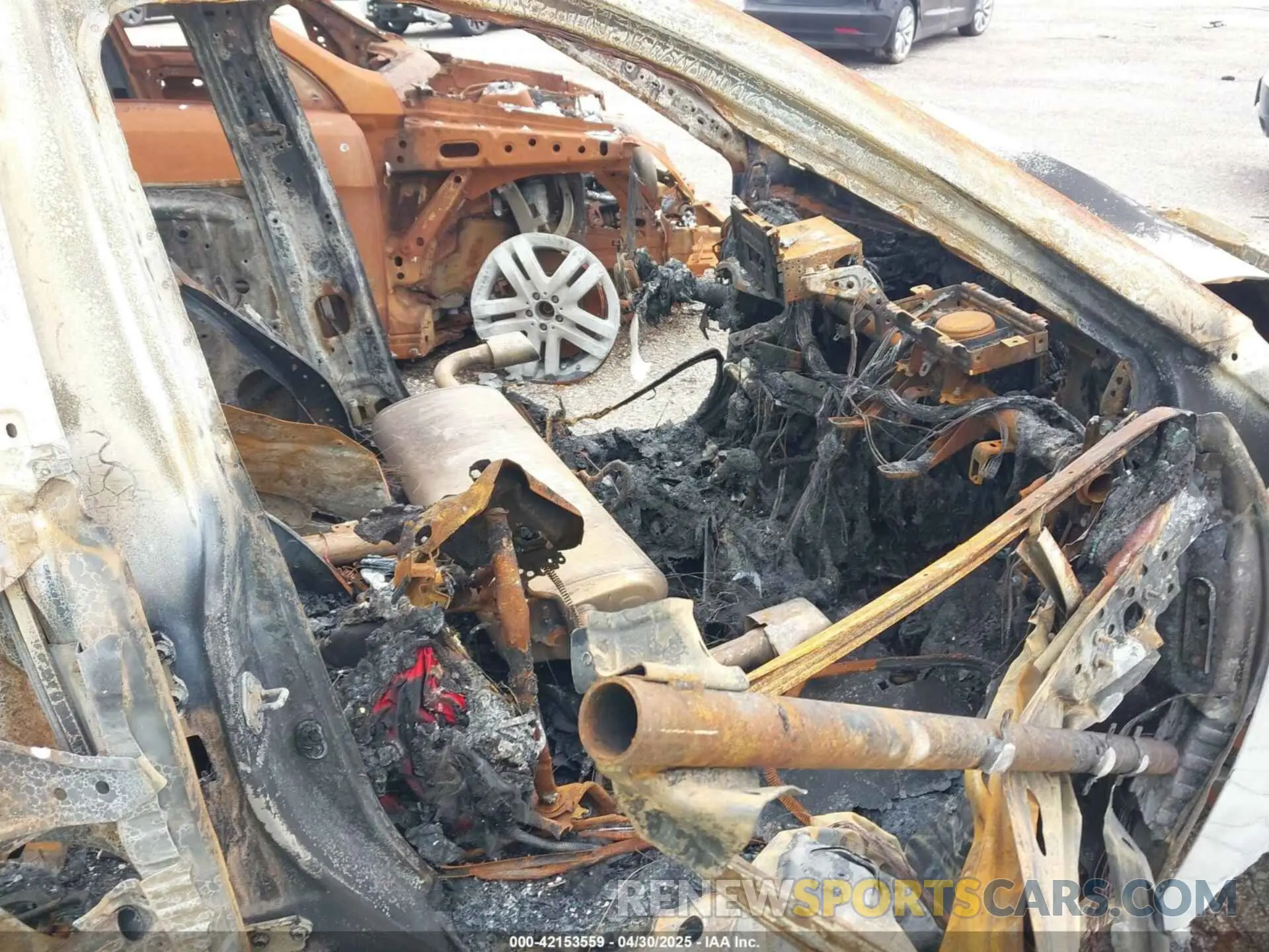 5 Photograph of a damaged car 2T3W1RFV6RC262159 TOYOTA RAV4 2024