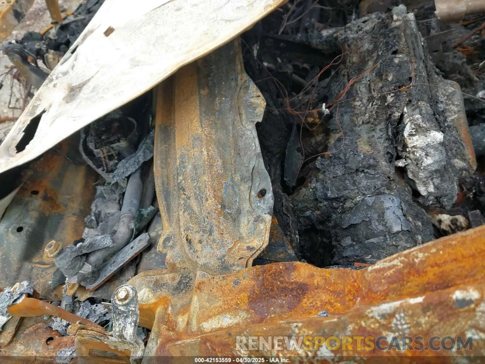 9 Photograph of a damaged car 2T3W1RFV6RC262159 TOYOTA RAV4 2024