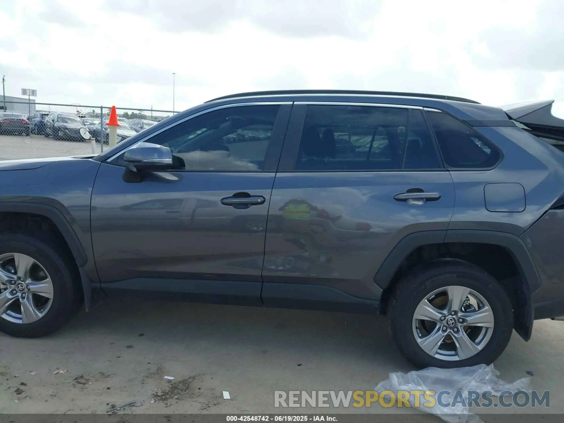 15 Photograph of a damaged car 2T3W1RFV6RC274036 TOYOTA RAV4 2024