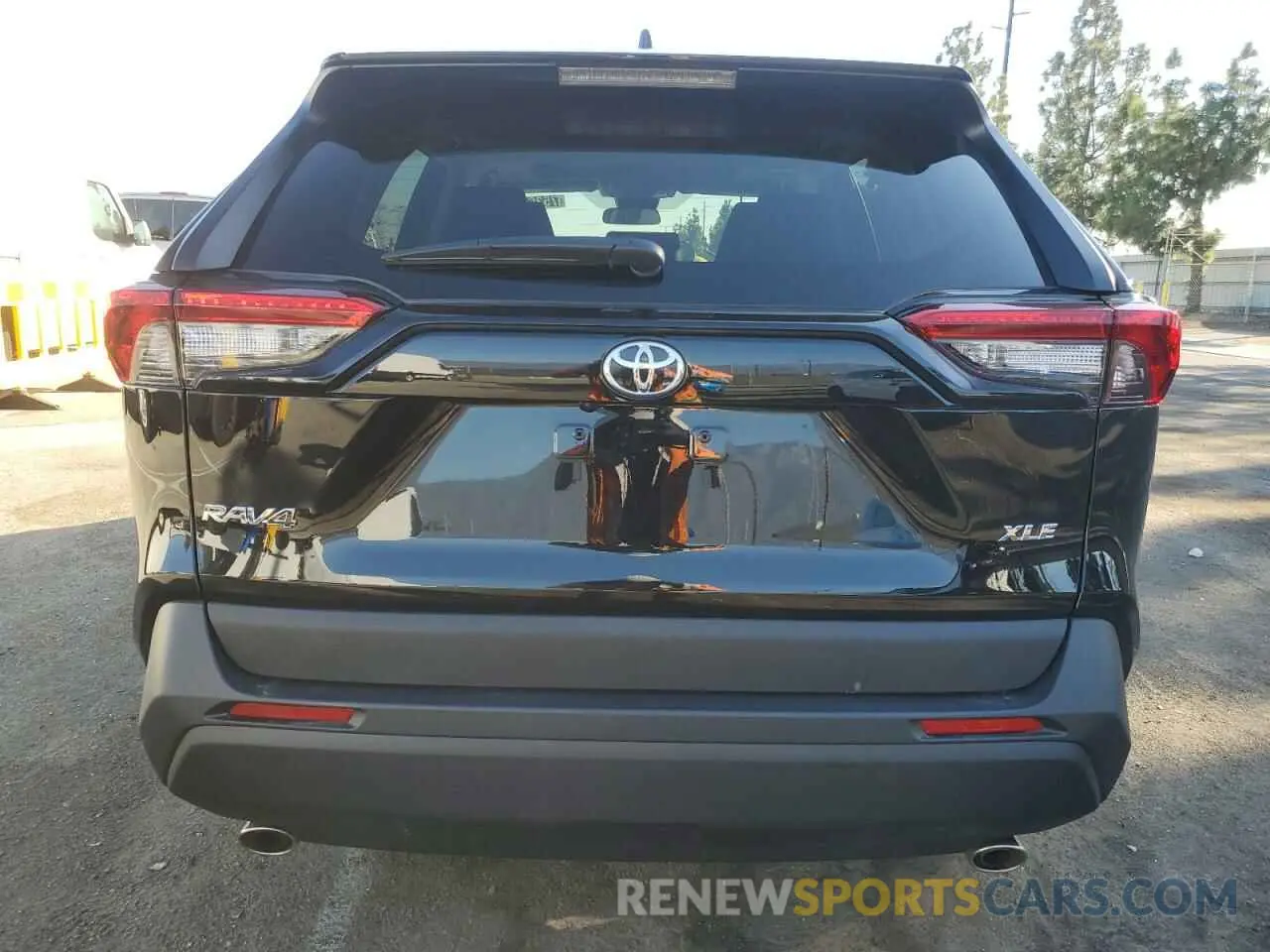 6 Photograph of a damaged car 2T3W1RFV6RW333620 TOYOTA RAV4 2024
