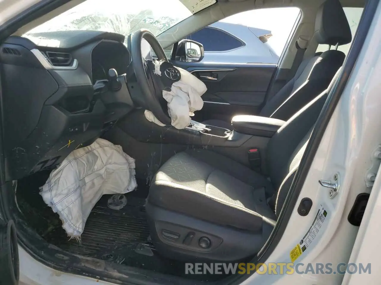 7 Photograph of a damaged car 2T3W1RFV6RW340583 TOYOTA RAV4 2024