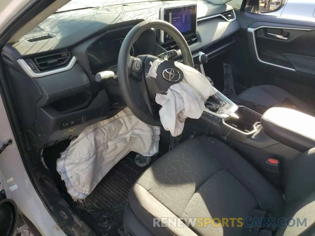 8 Photograph of a damaged car 2T3W1RFV6RW340583 TOYOTA RAV4 2024