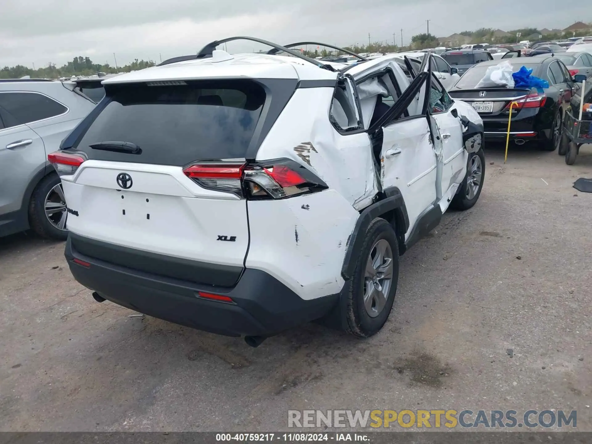 4 Photograph of a damaged car 2T3W1RFV7RC284414 TOYOTA RAV4 2024