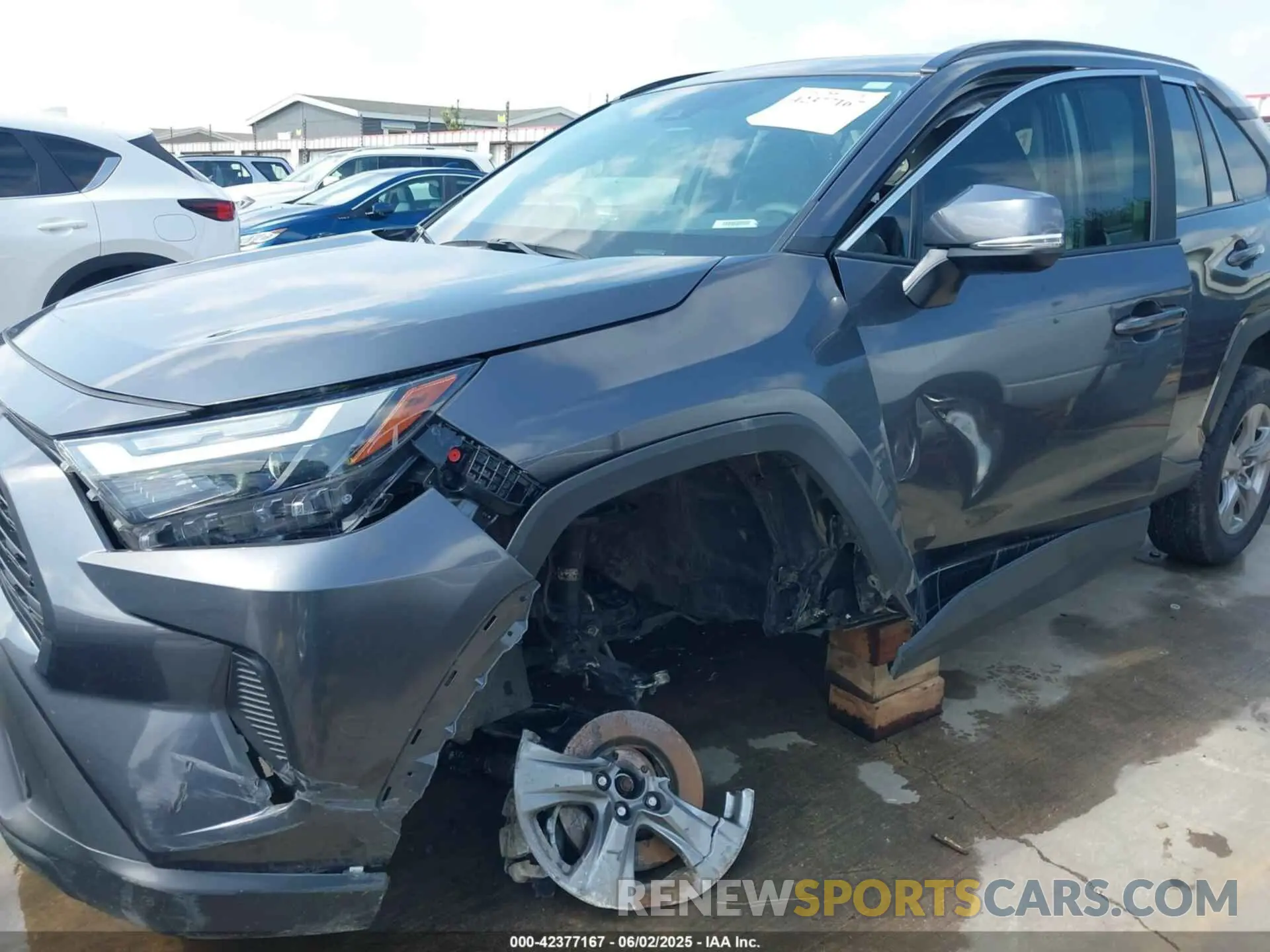 18 Photograph of a damaged car 2T3W1RFV7RC285160 TOYOTA RAV4 2024
