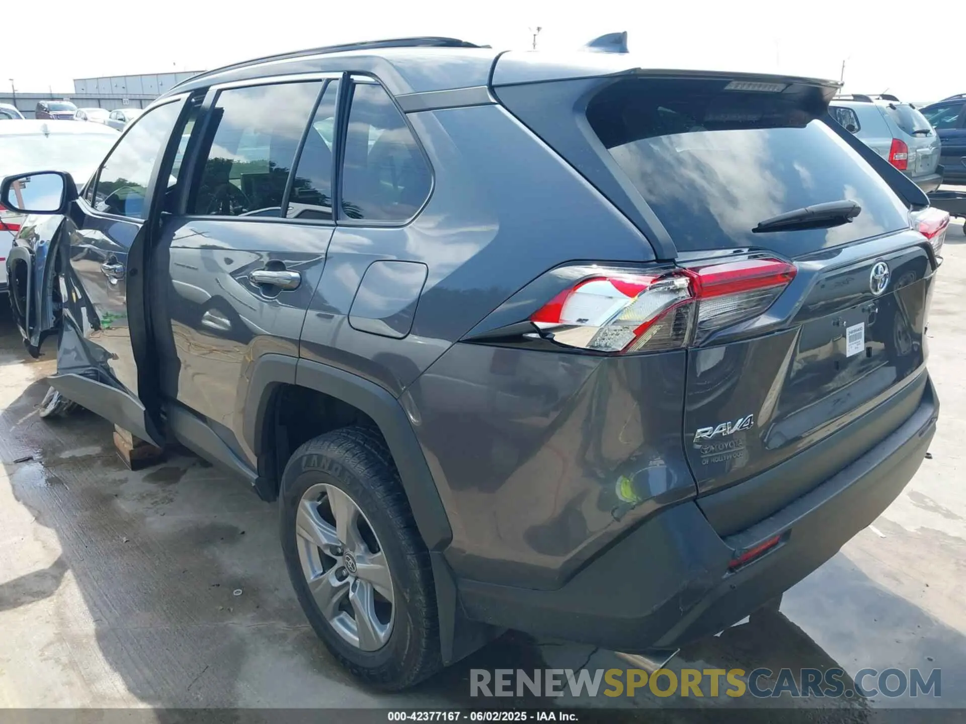 3 Photograph of a damaged car 2T3W1RFV7RC285160 TOYOTA RAV4 2024