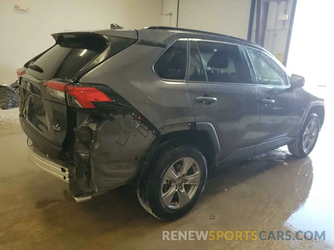 3 Photograph of a damaged car 2T3W1RFV8RC258873 TOYOTA RAV4 2024