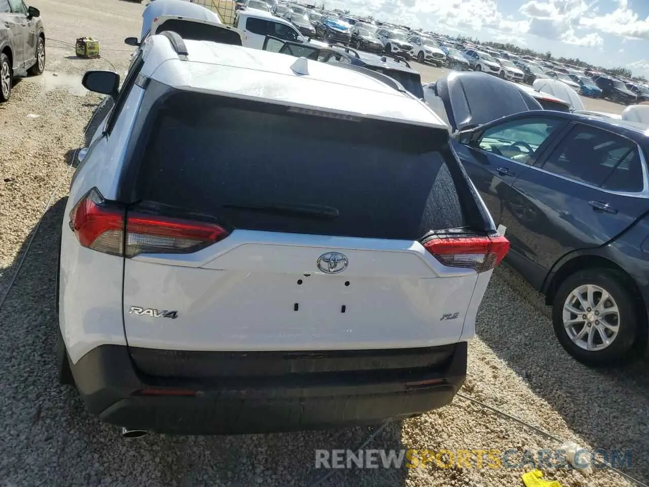 6 Photograph of a damaged car 2T3W1RFV8RC277889 TOYOTA RAV4 2024