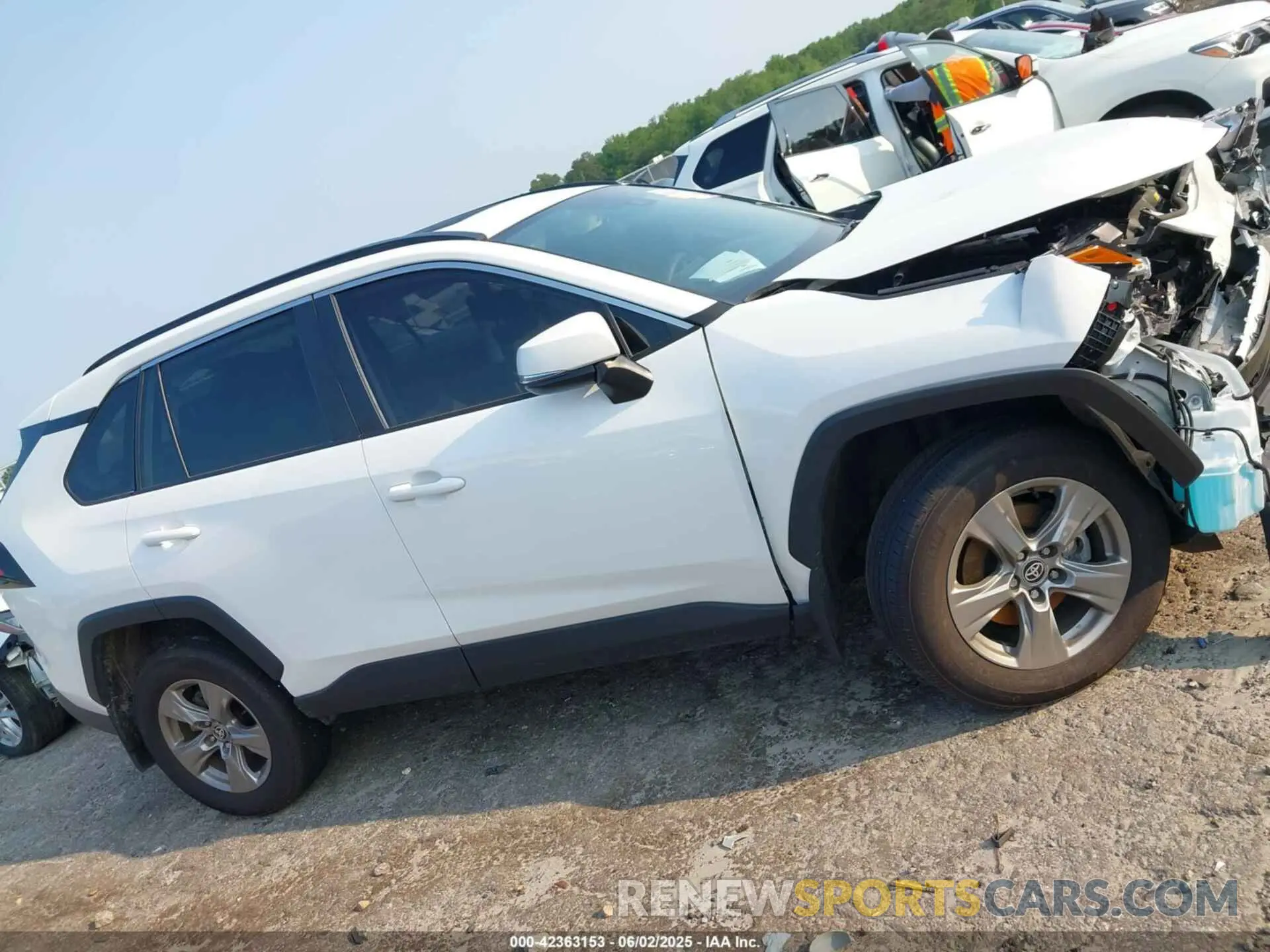 13 Photograph of a damaged car 2T3W1RFV8RC283739 TOYOTA RAV4 2024