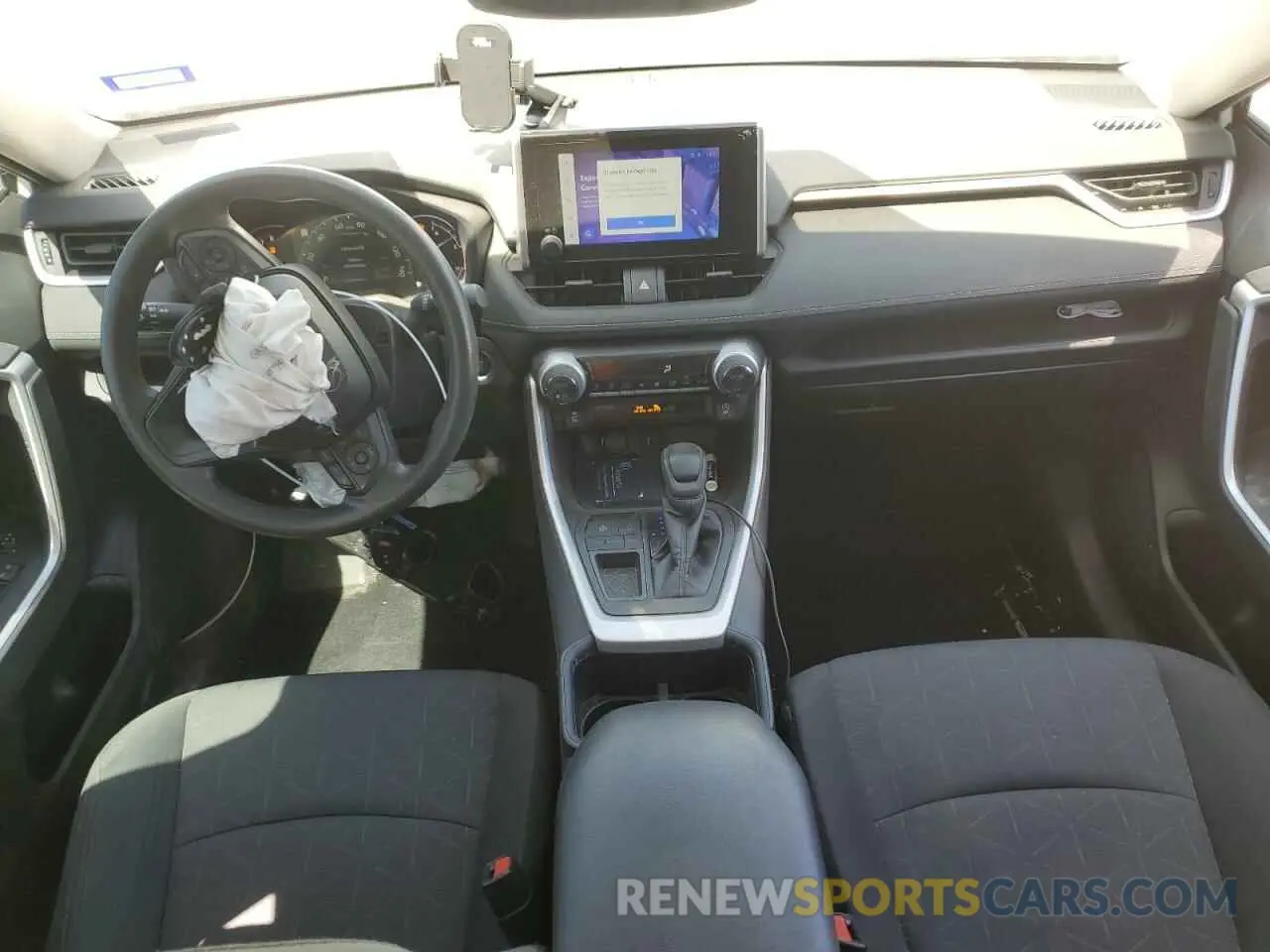 8 Photograph of a damaged car 2T3W1RFV8RC296958 TOYOTA RAV4 2024