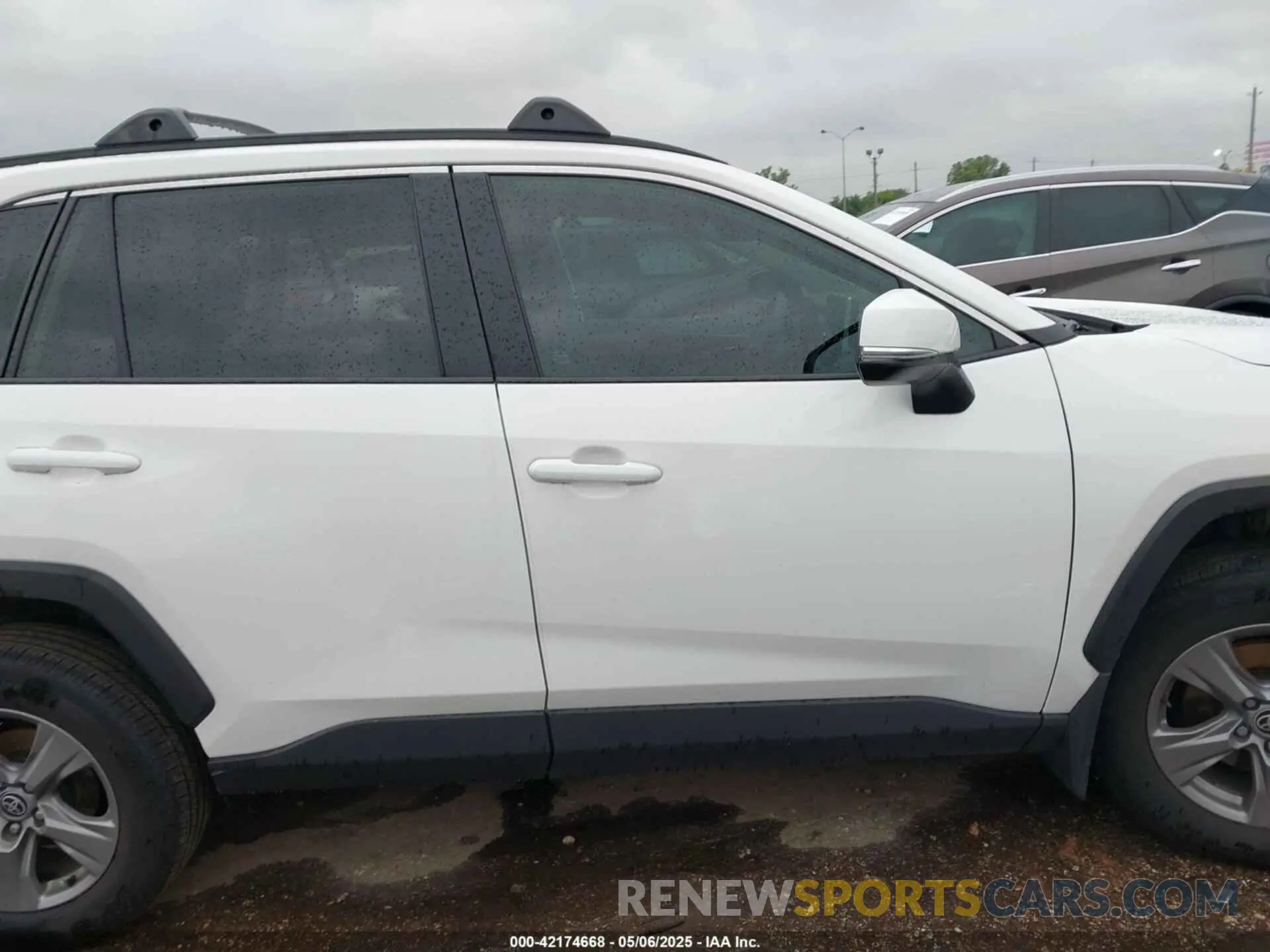 12 Photograph of a damaged car 2T3W1RFV8RW301106 TOYOTA RAV4 2024