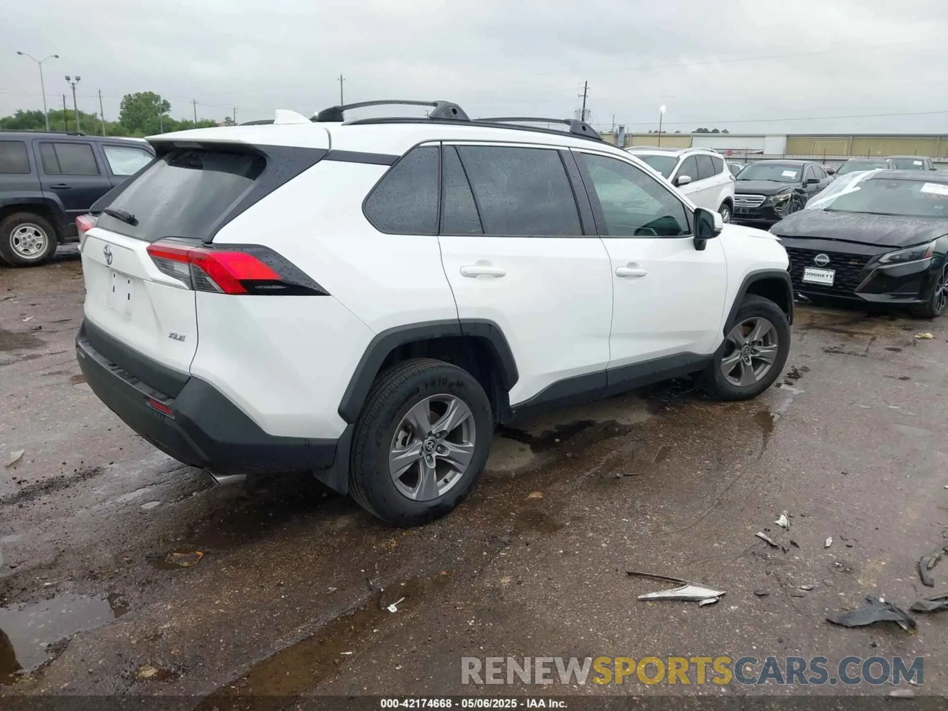4 Photograph of a damaged car 2T3W1RFV8RW301106 TOYOTA RAV4 2024