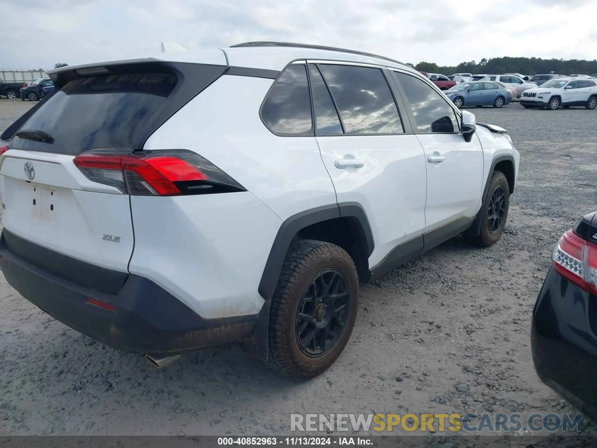 4 Photograph of a damaged car 2T3W1RFV8RW340682 TOYOTA RAV4 2024