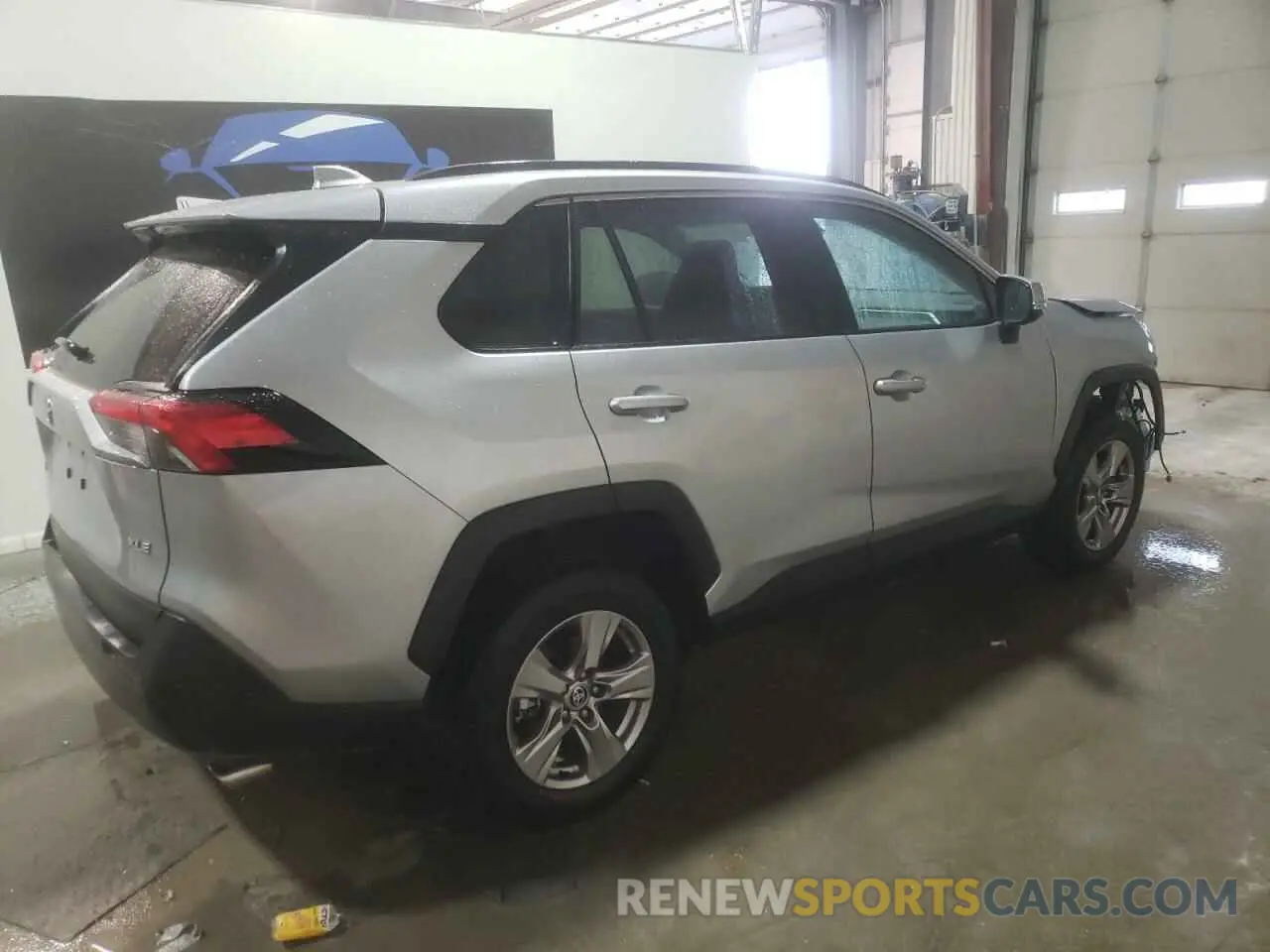 3 Photograph of a damaged car 2T3W1RFV9RC272958 TOYOTA RAV4 2024